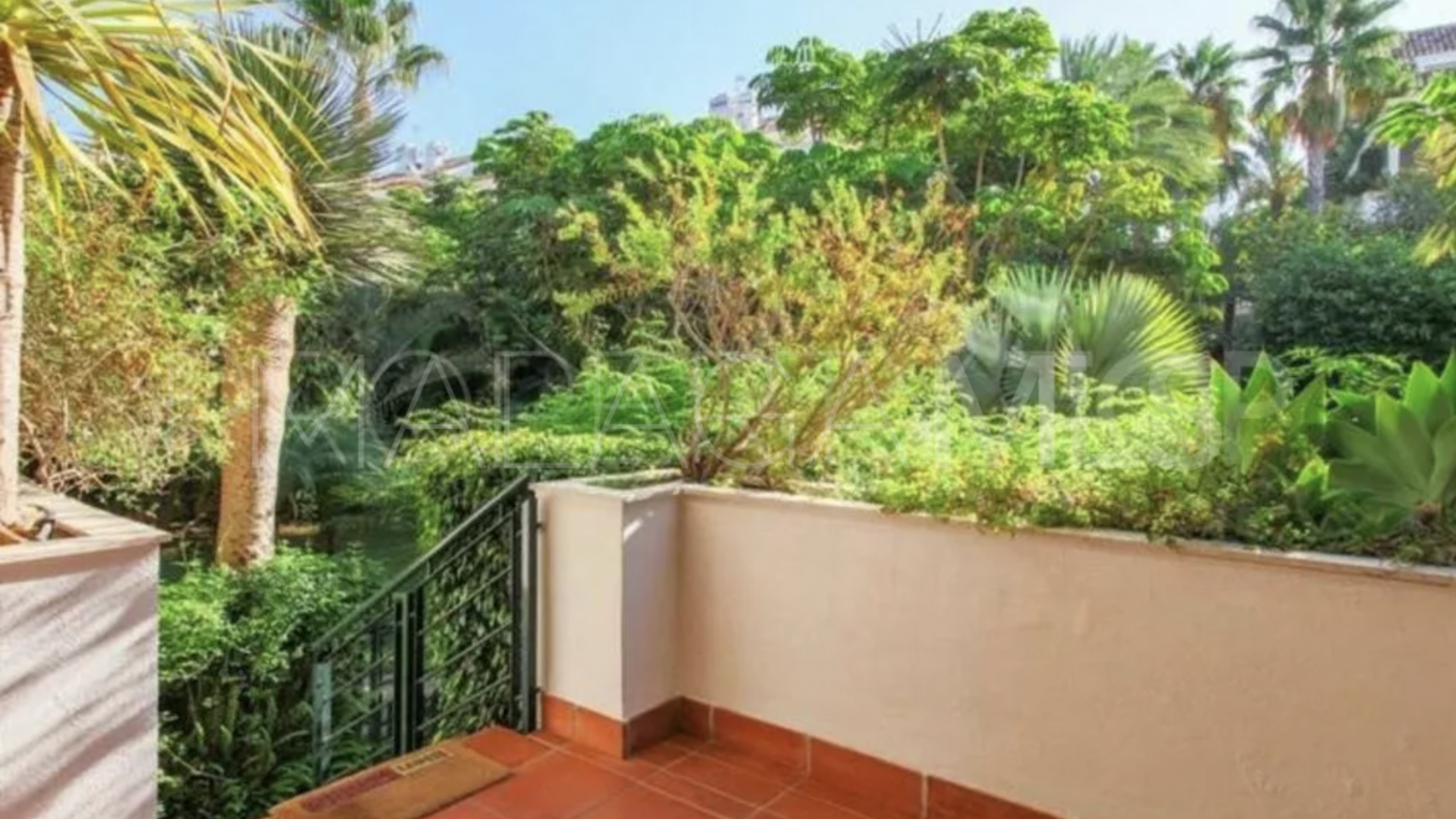 Se vende apartamento in Lomas del Rey de 3 bedrooms