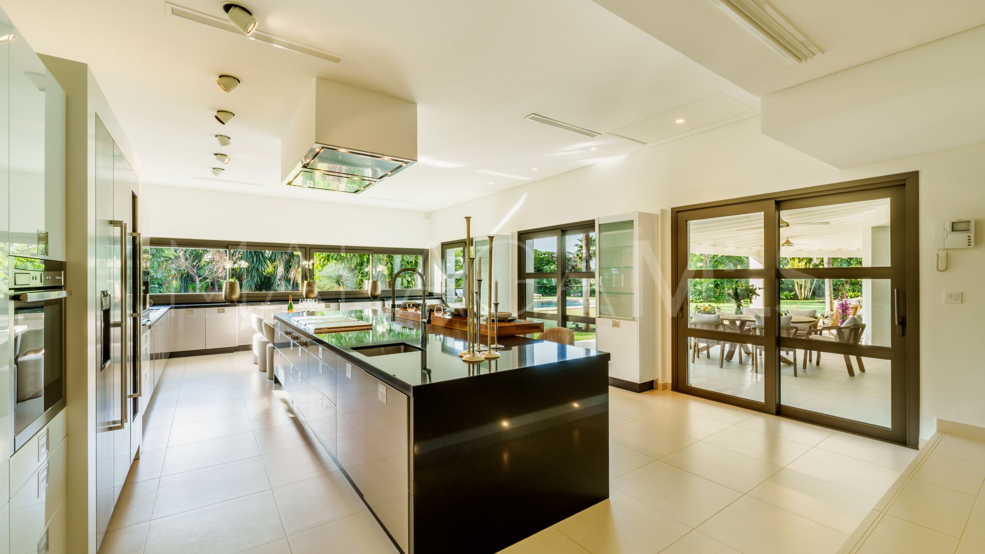 Se vende villa with 5 bedrooms in La Cerquilla