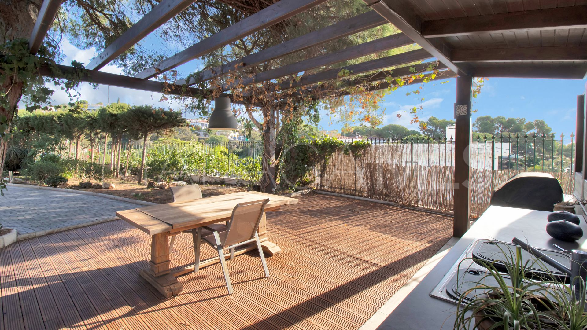 5 bedrooms house in Elviria for sale
