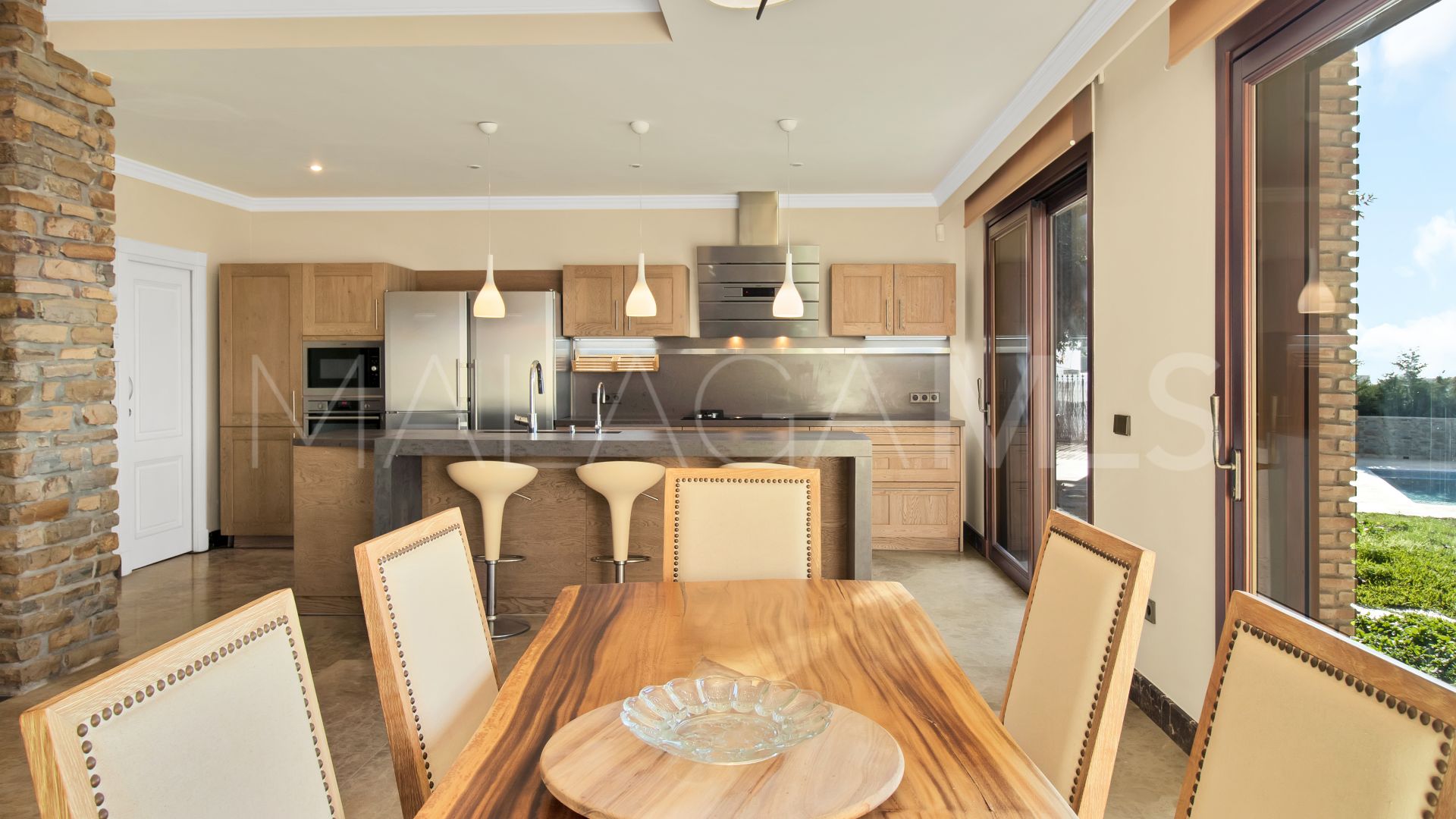 5 bedrooms house in Elviria for sale