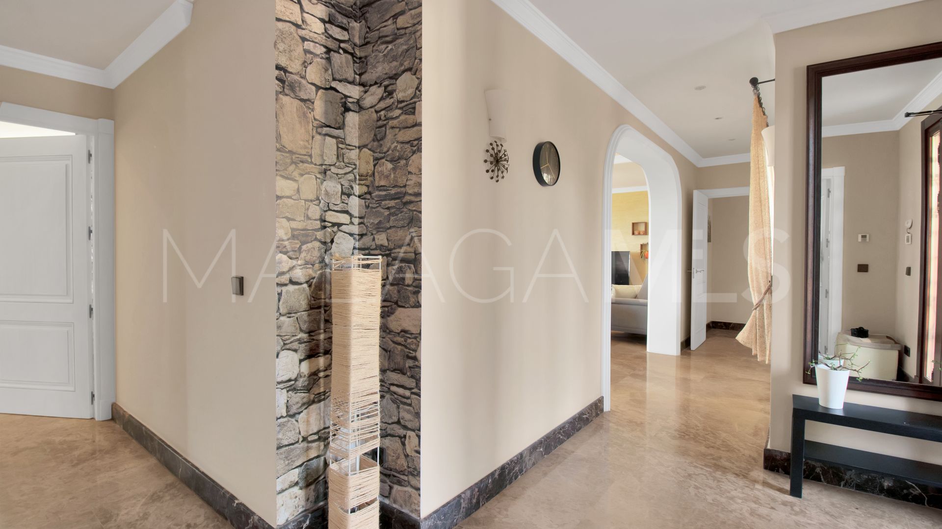 5 bedrooms house in Elviria for sale