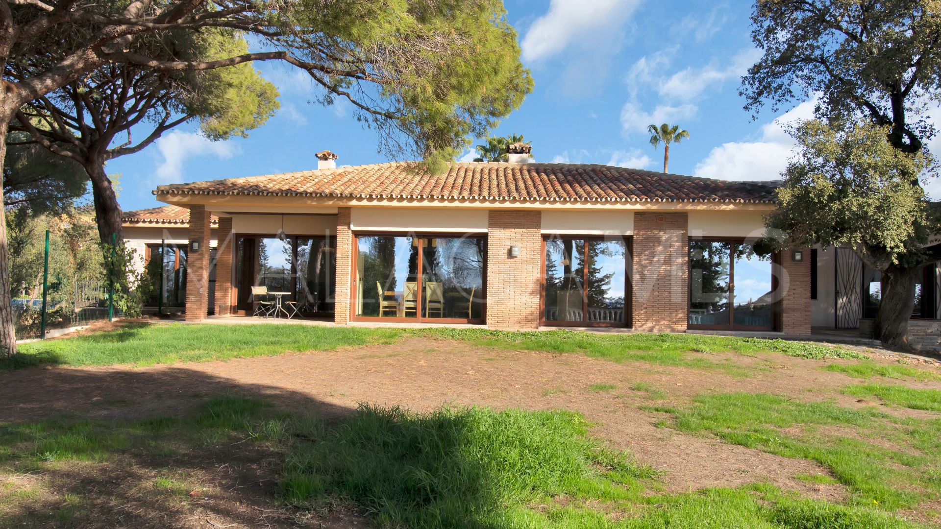 5 bedrooms house in Elviria for sale