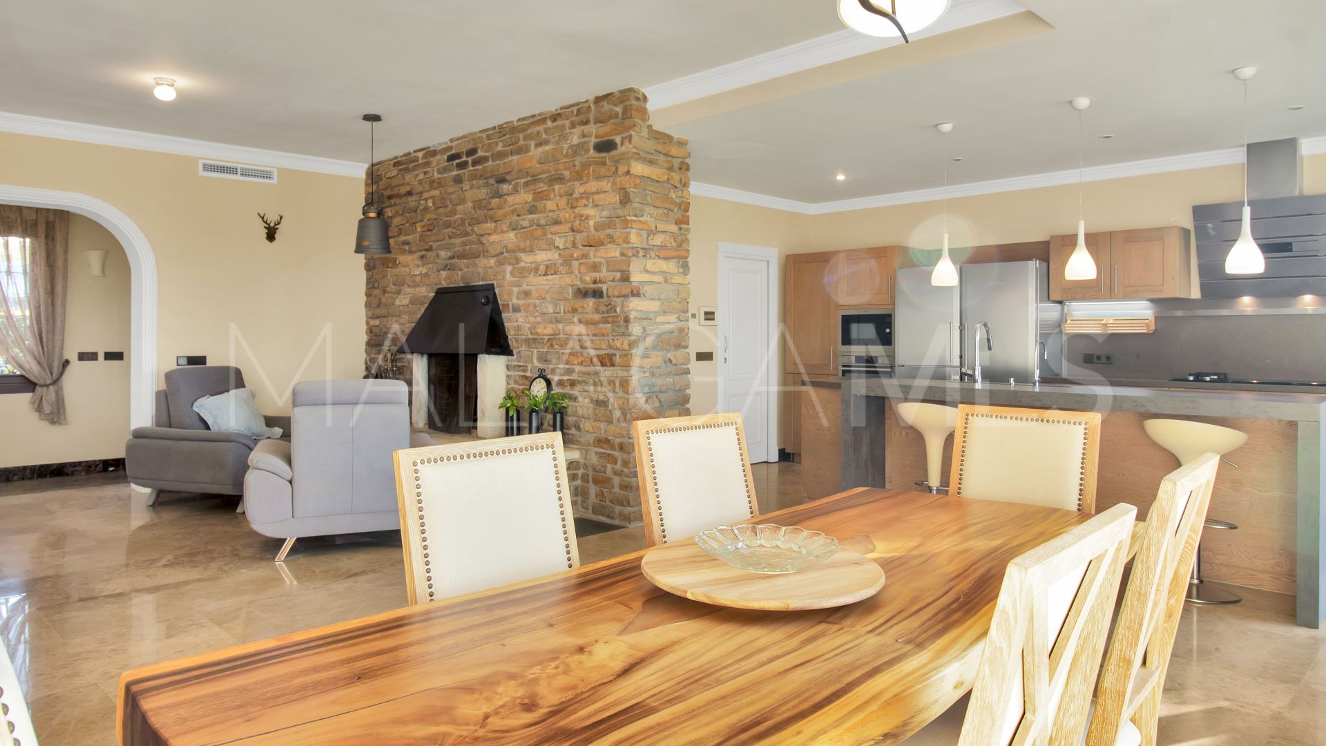 5 bedrooms house in Elviria for sale