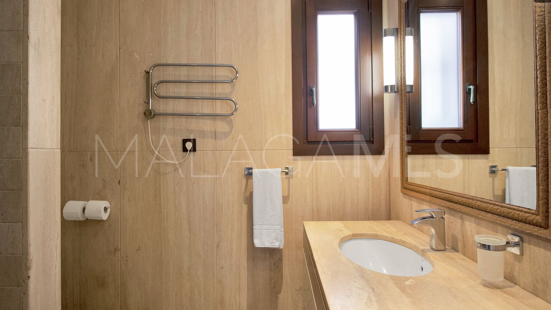 5 bedrooms house in Elviria for sale