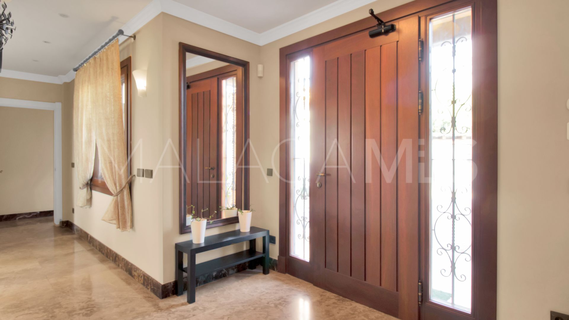 5 bedrooms house in Elviria for sale
