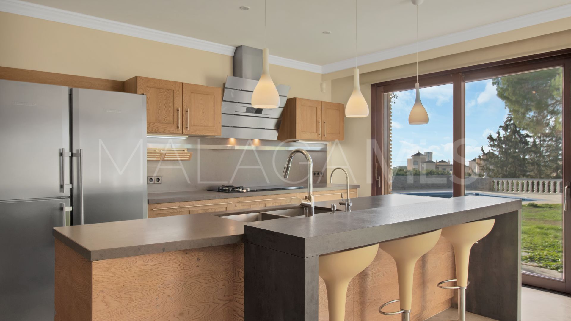5 bedrooms house in Elviria for sale