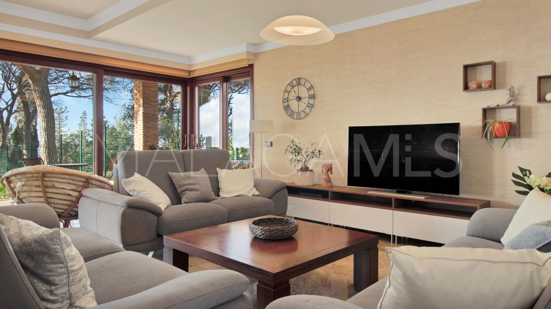 5 bedrooms house in Elviria for sale