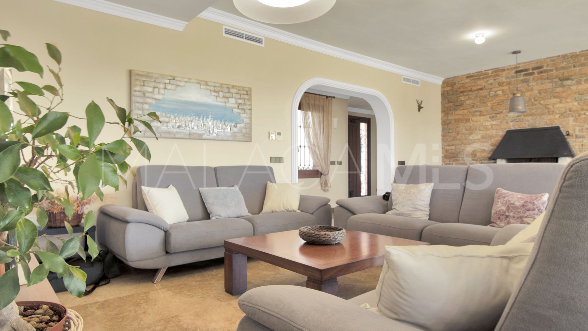 5 bedrooms house in Elviria for sale