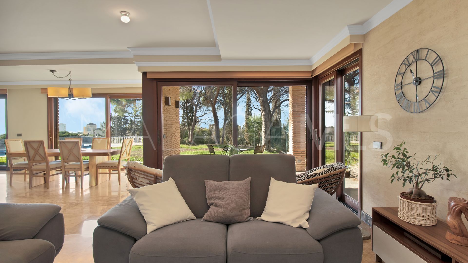 5 bedrooms house in Elviria for sale