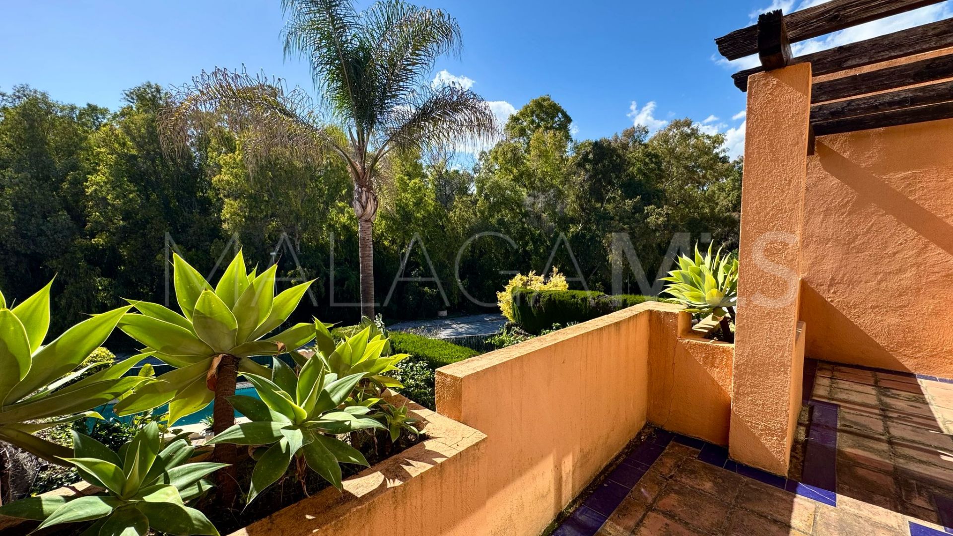 Maison jumelée for sale in Lomas de Puente Romano