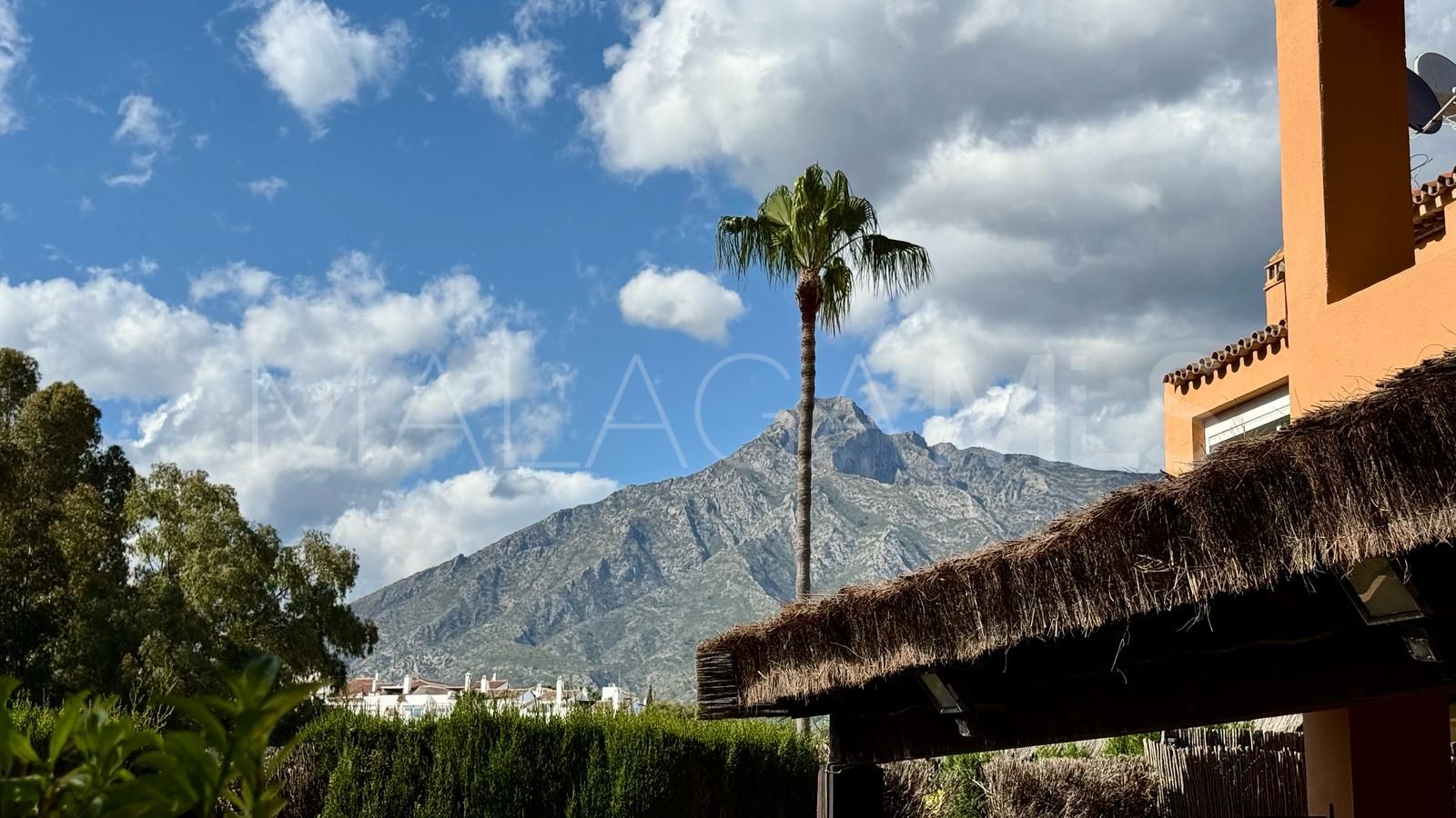Maison jumelée for sale in Lomas de Puente Romano
