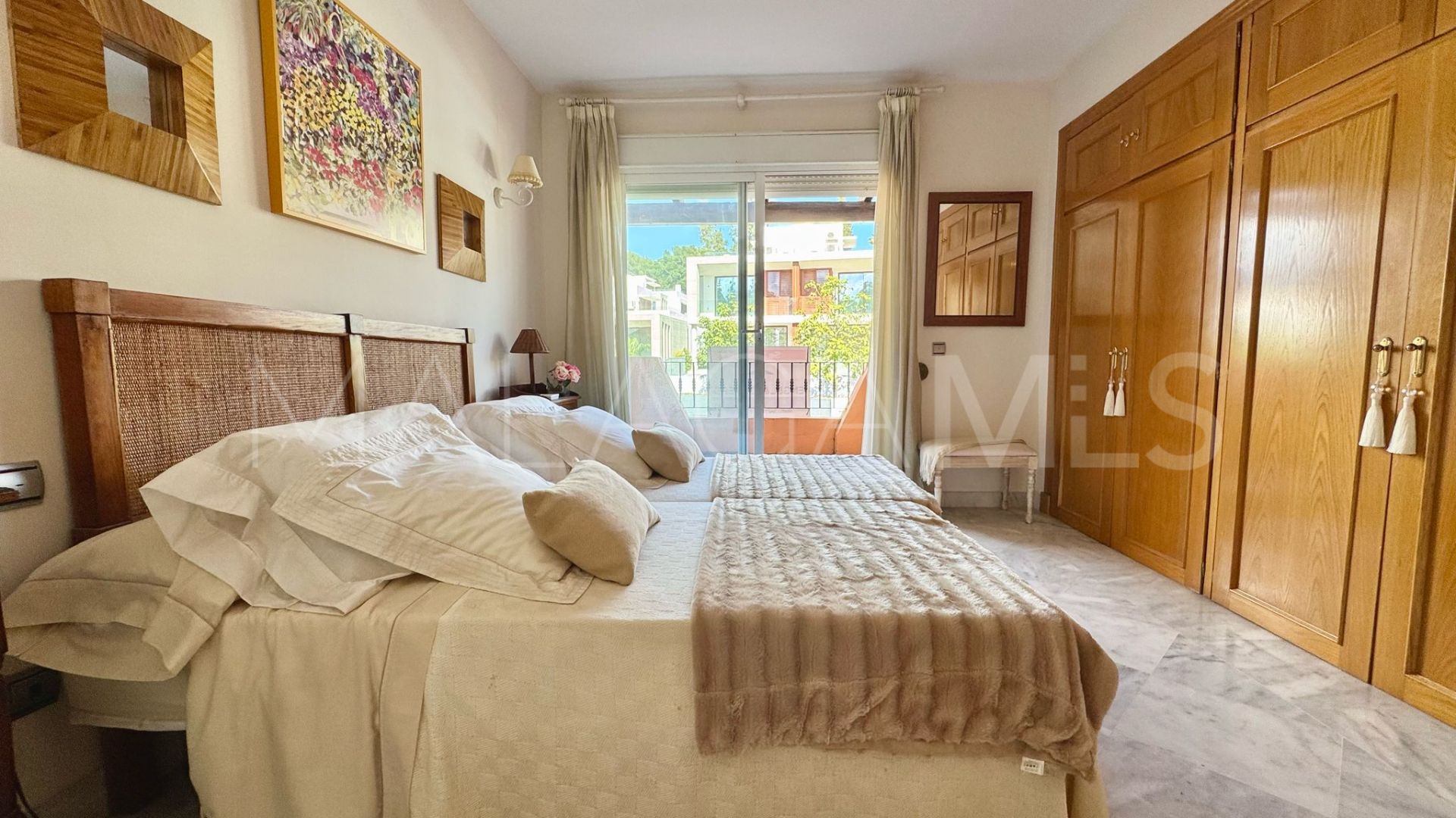 Maison jumelée for sale in Lomas de Puente Romano