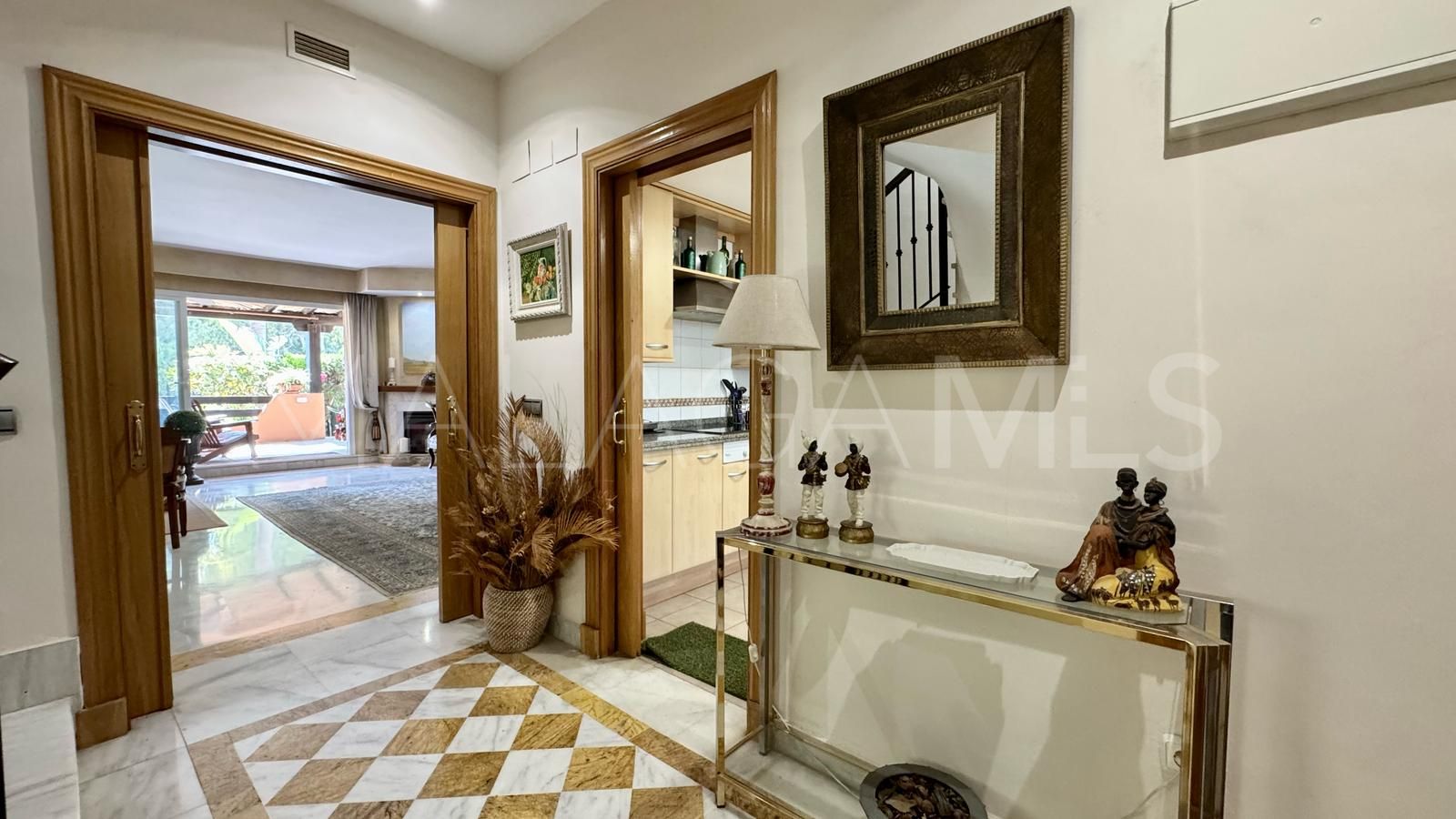 Maison jumelée for sale in Lomas de Puente Romano