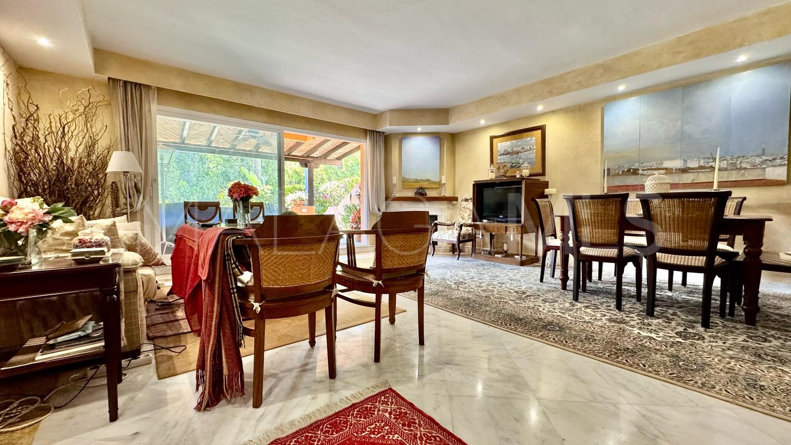 Maison jumelée for sale in Lomas de Puente Romano