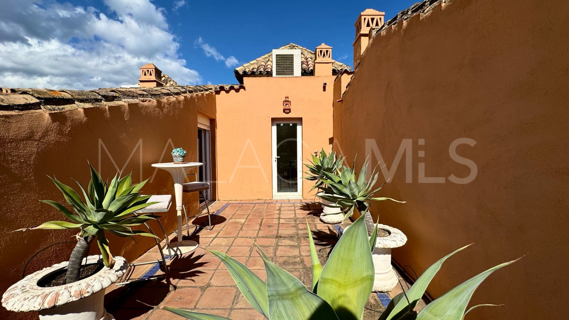 Maison jumelée for sale in Lomas de Puente Romano