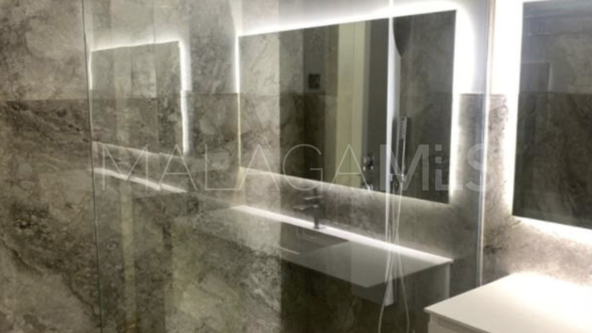 For sale apartment with 3 bedrooms in Gray D'Albion
