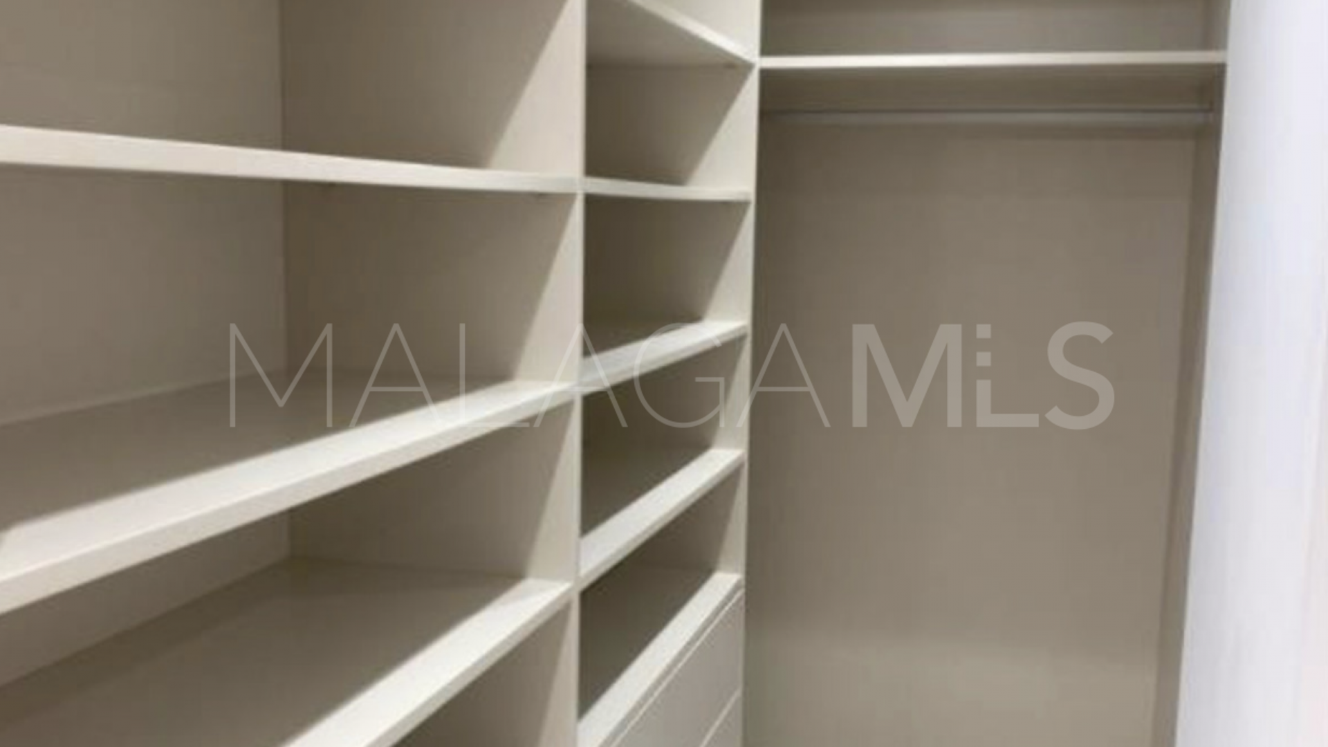 For sale apartment with 3 bedrooms in Gray D'Albion