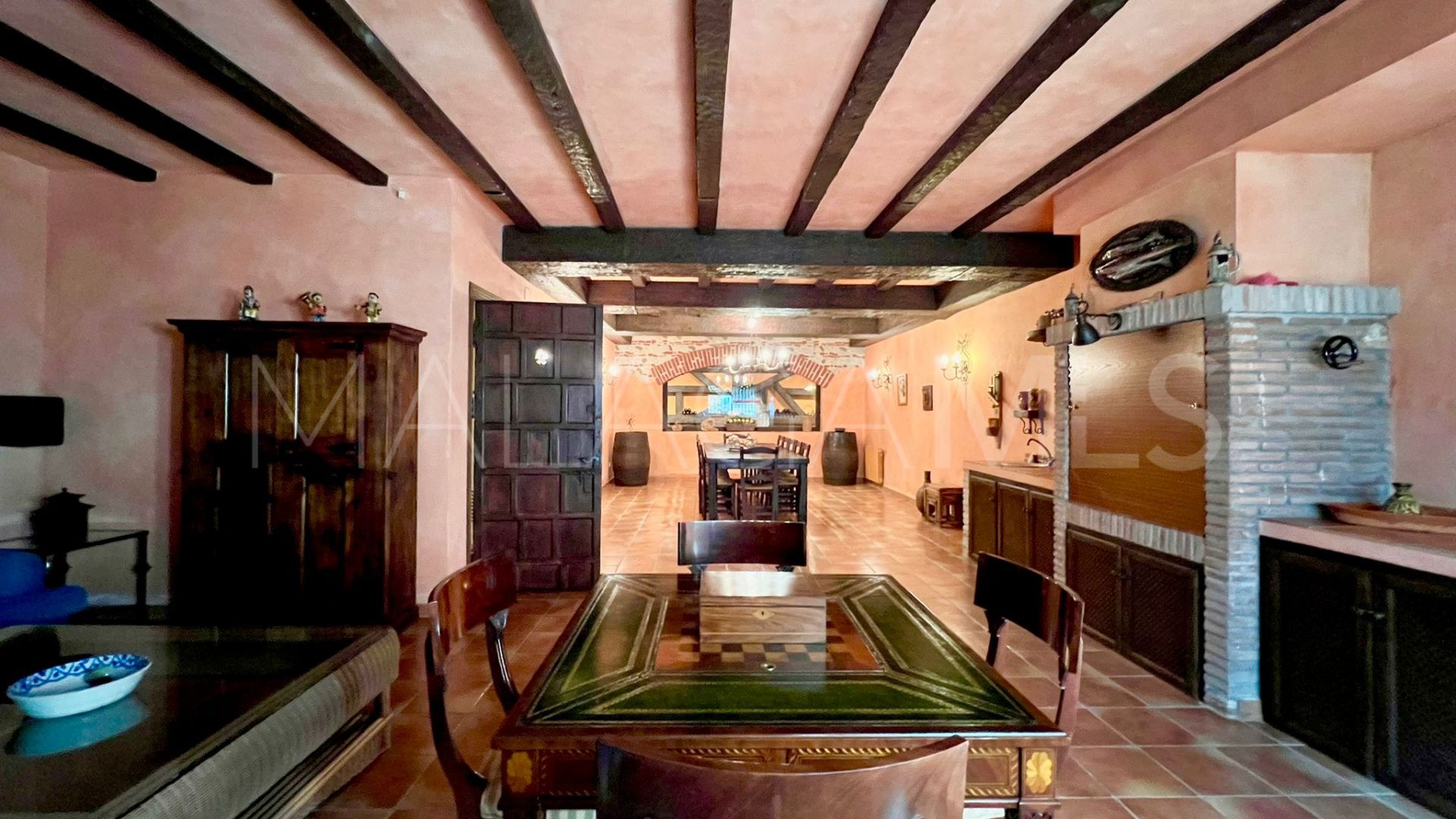 Villa for sale in Guadalmina Baja