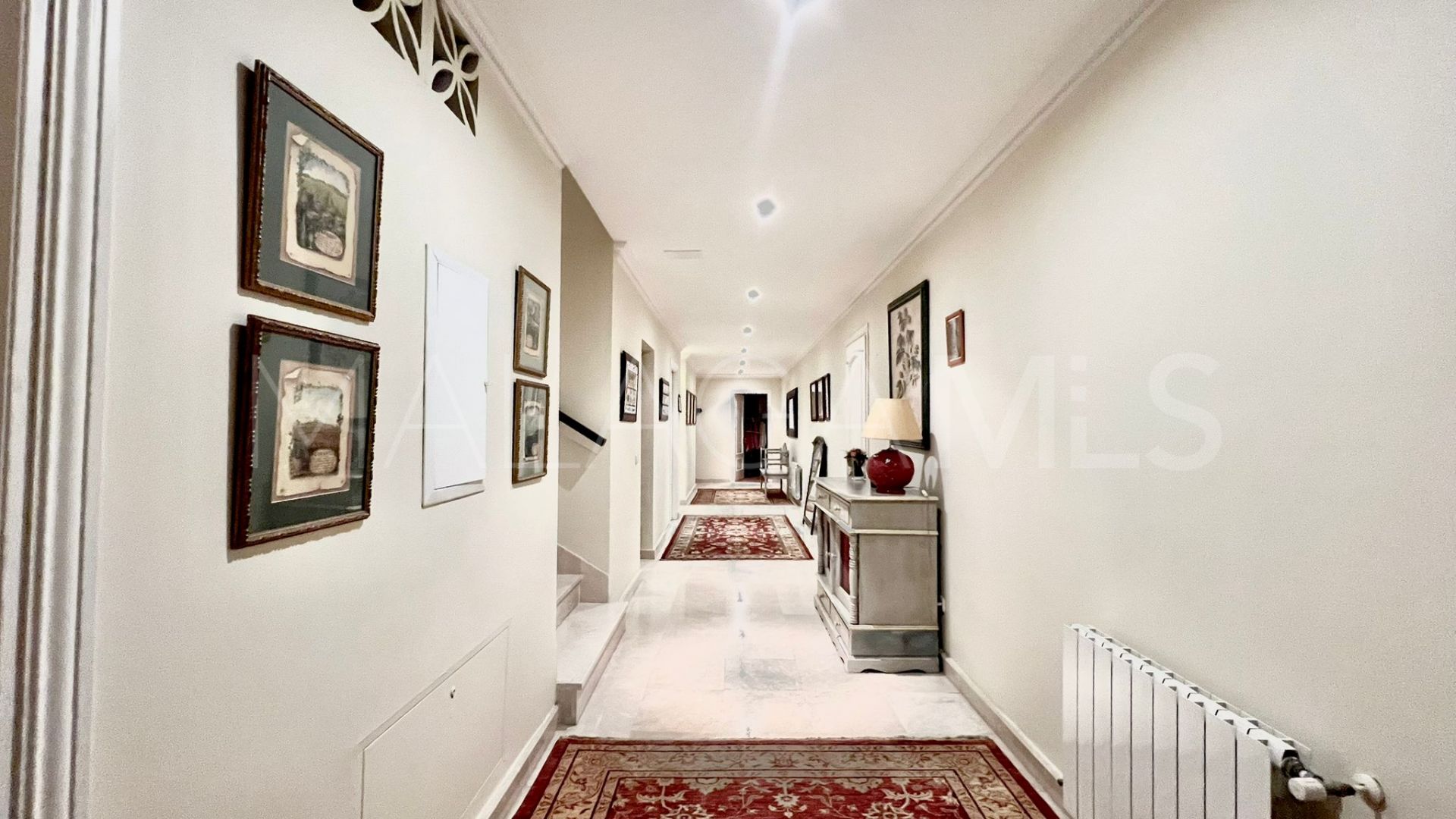 Villa for sale in Guadalmina Baja