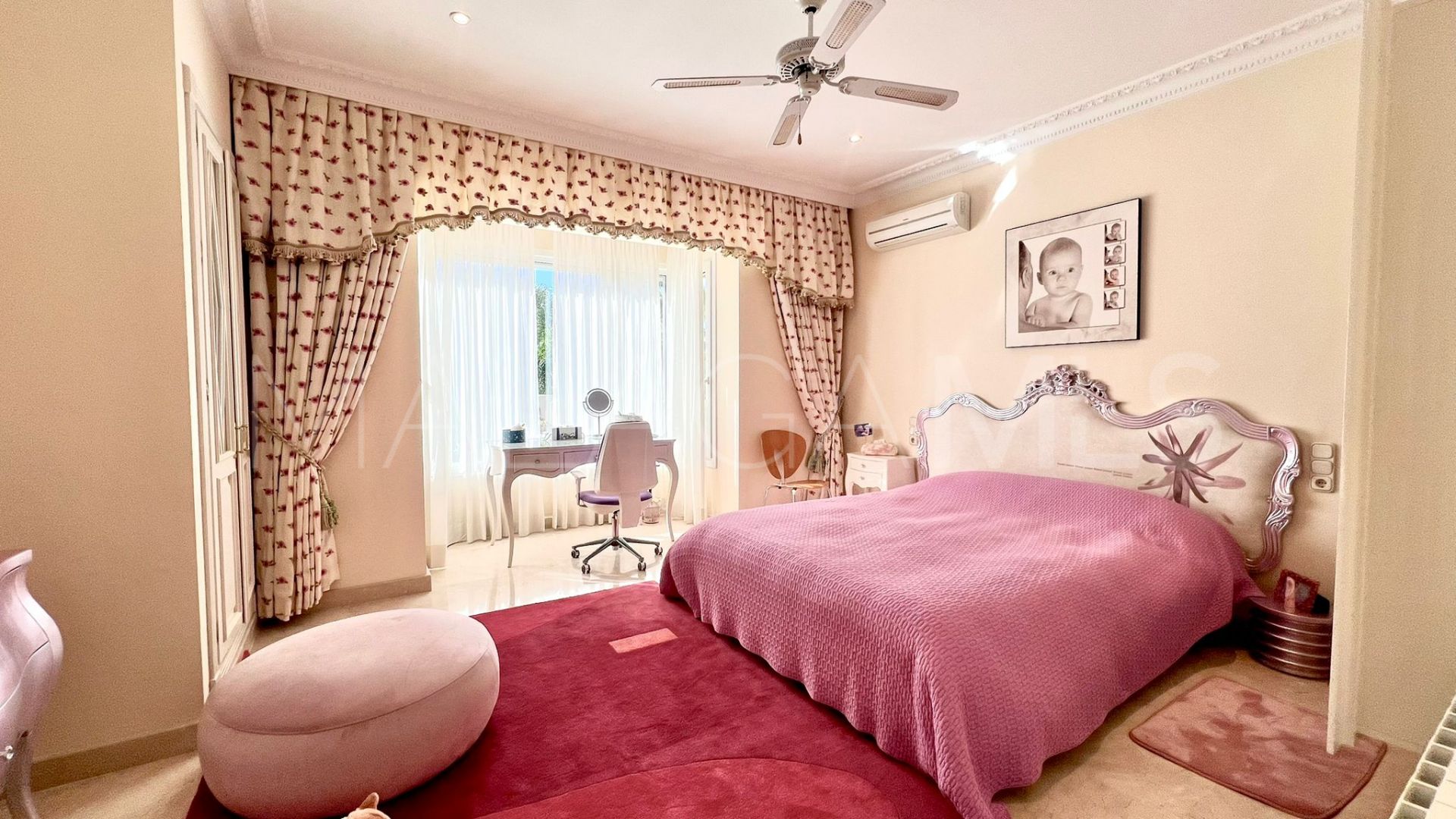 Villa for sale in Guadalmina Baja