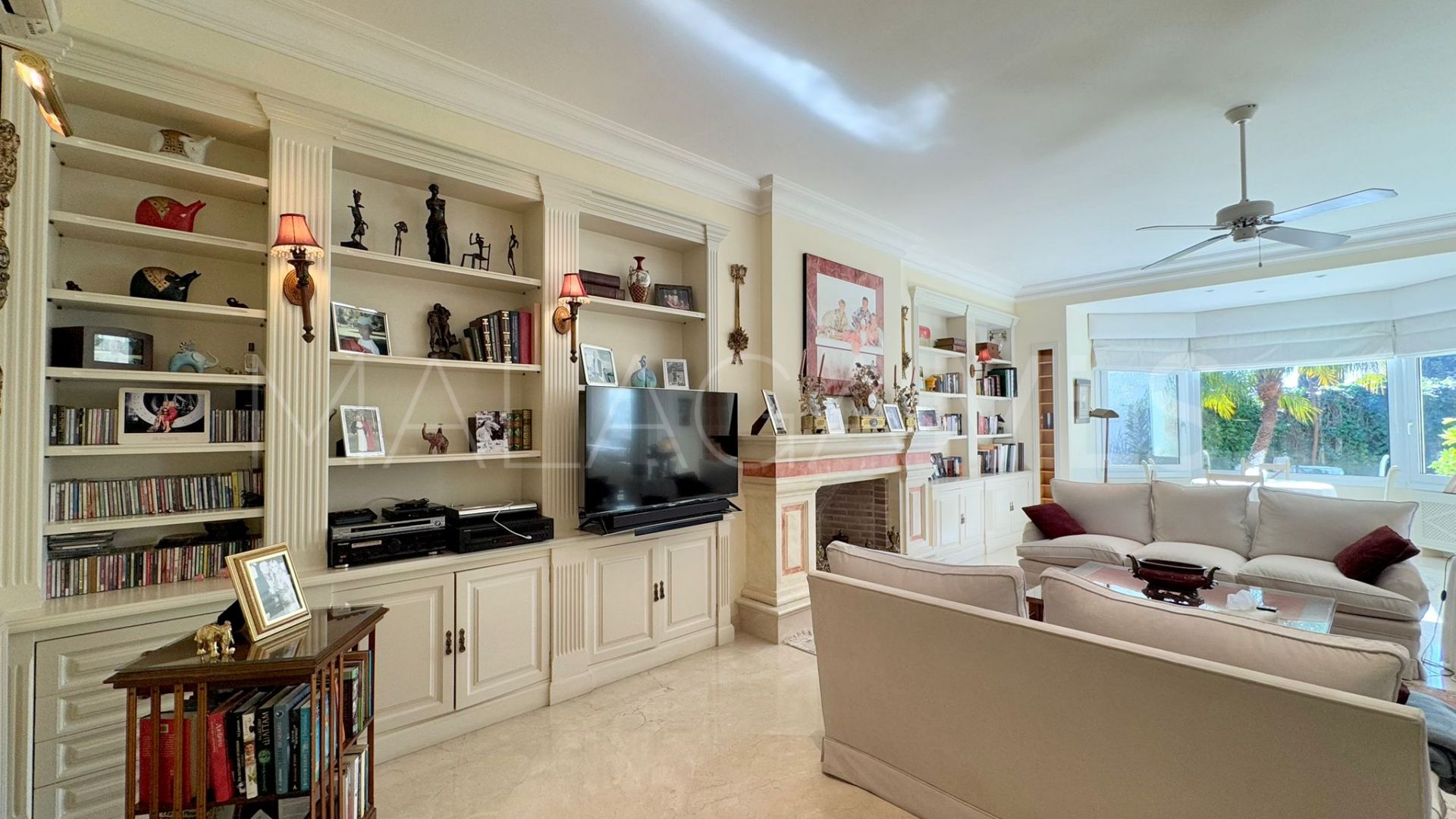 Villa for sale in Guadalmina Baja