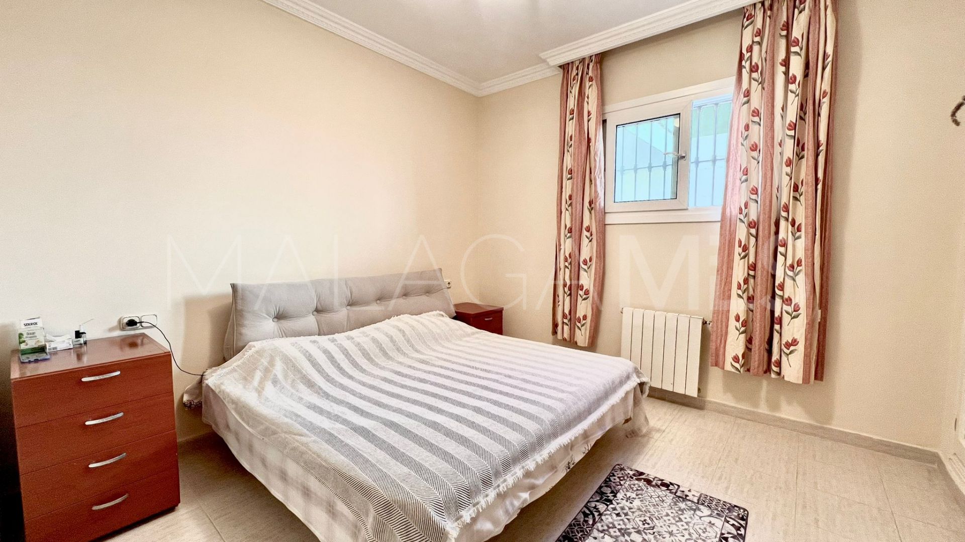 Villa for sale in Guadalmina Baja