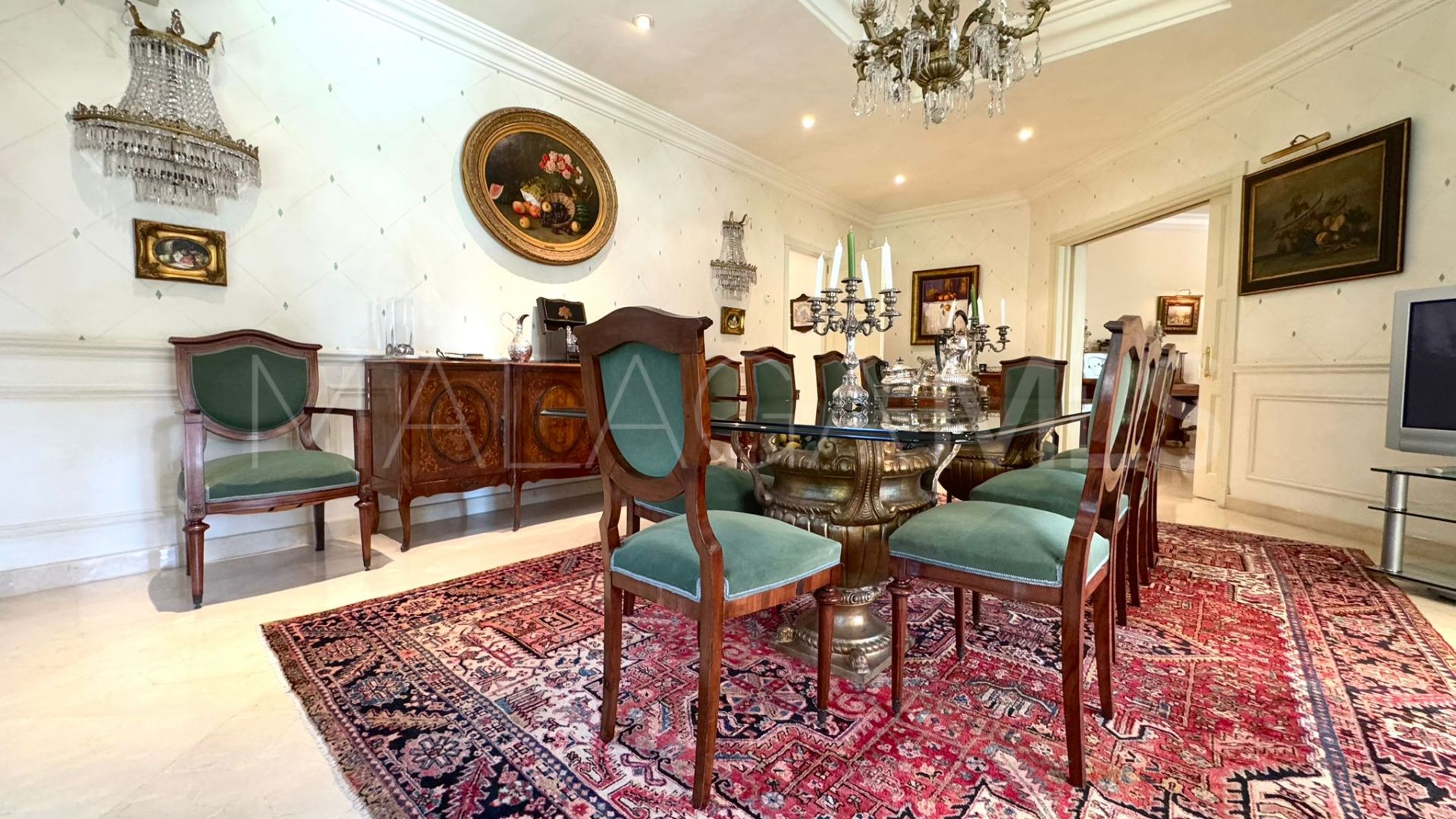Villa for sale in Guadalmina Baja