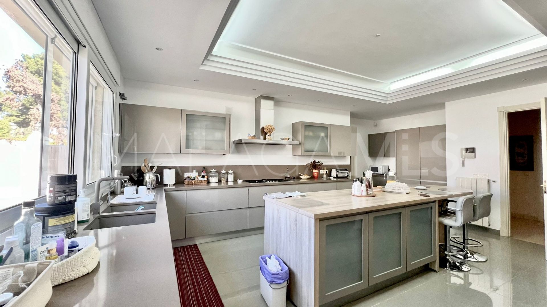 Villa for sale in Guadalmina Baja