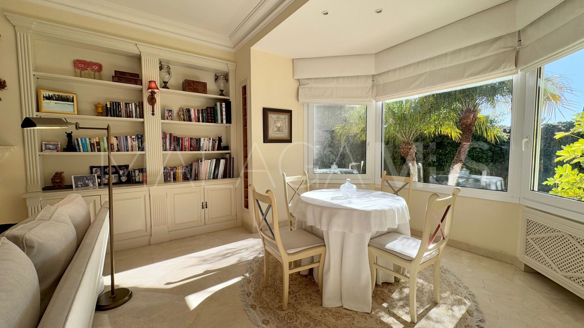 Villa for sale in Guadalmina Baja