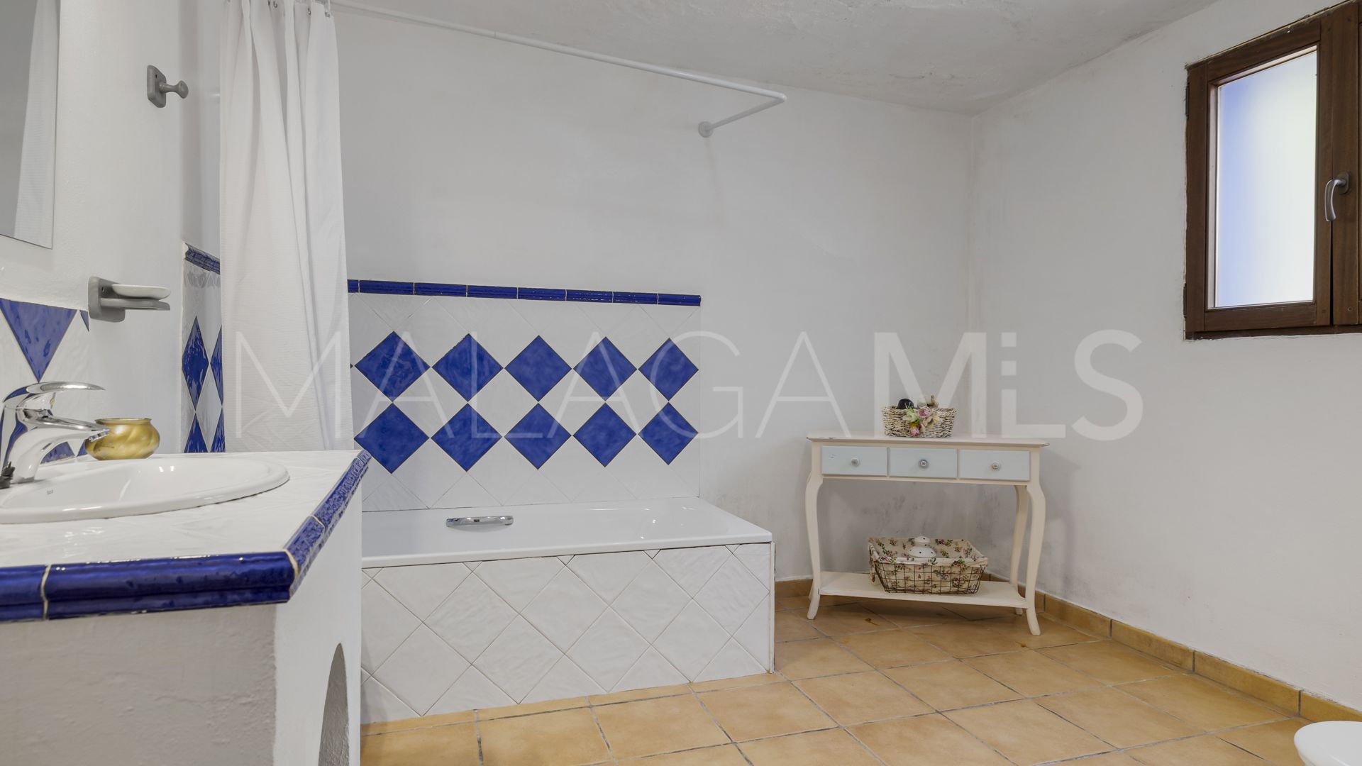 Villa for sale in Cortes de la Frontera