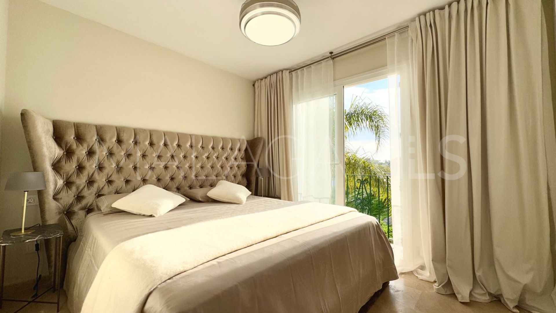 Parhus for sale in Condes de Iza
