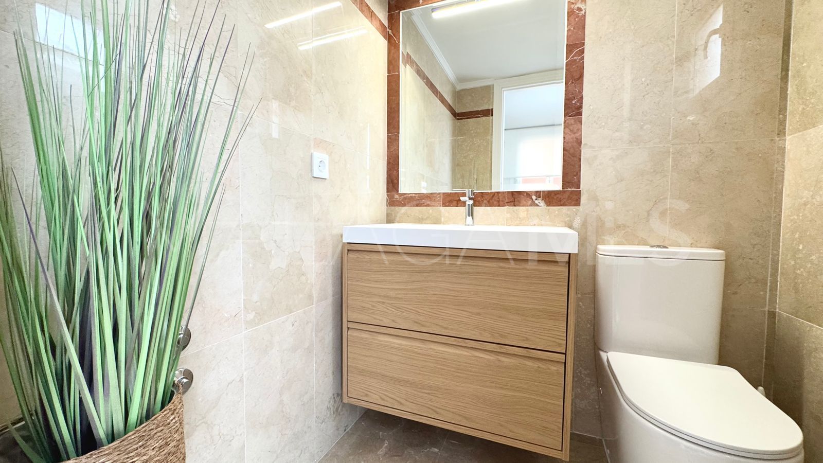 Parhus for sale in Condes de Iza