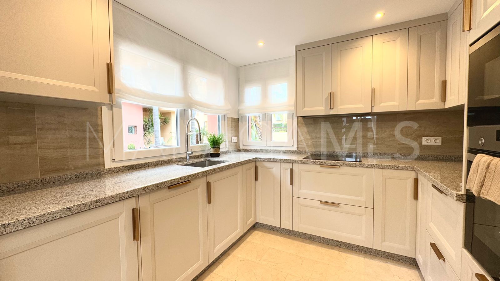 Parhus for sale in Condes de Iza