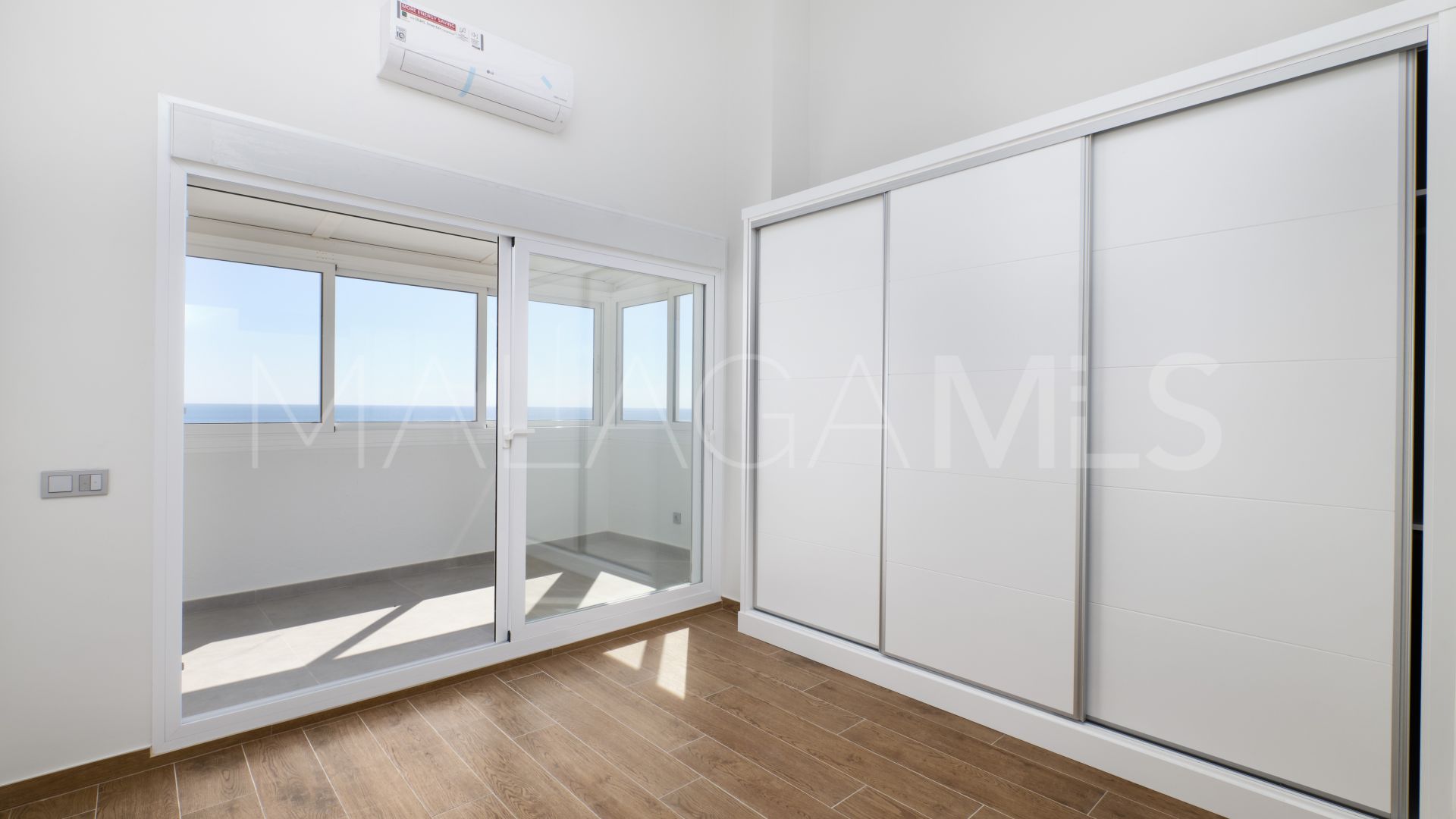 Appartement terrasse for sale in Bahía de Estepona