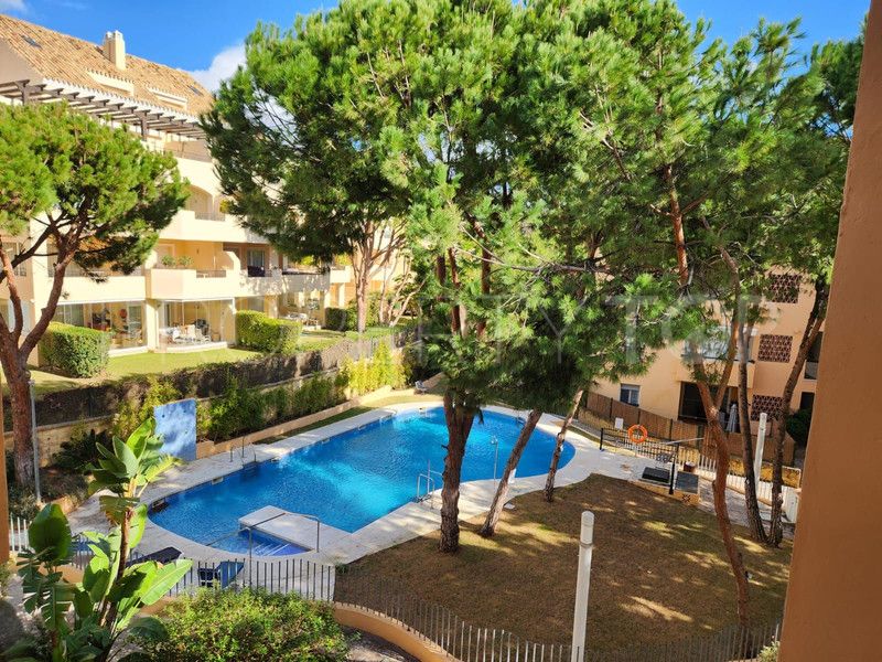 Apartment with 2 bedrooms for sale in Elviria