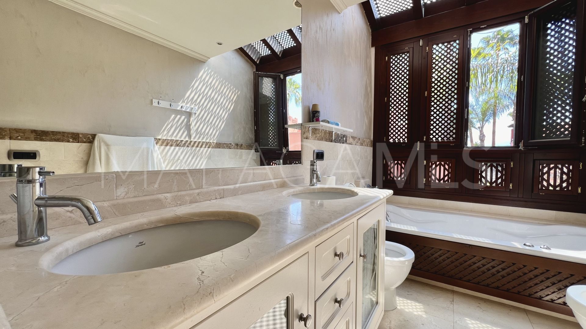 For sale 3 bedrooms town house in Altos de Puente Romano