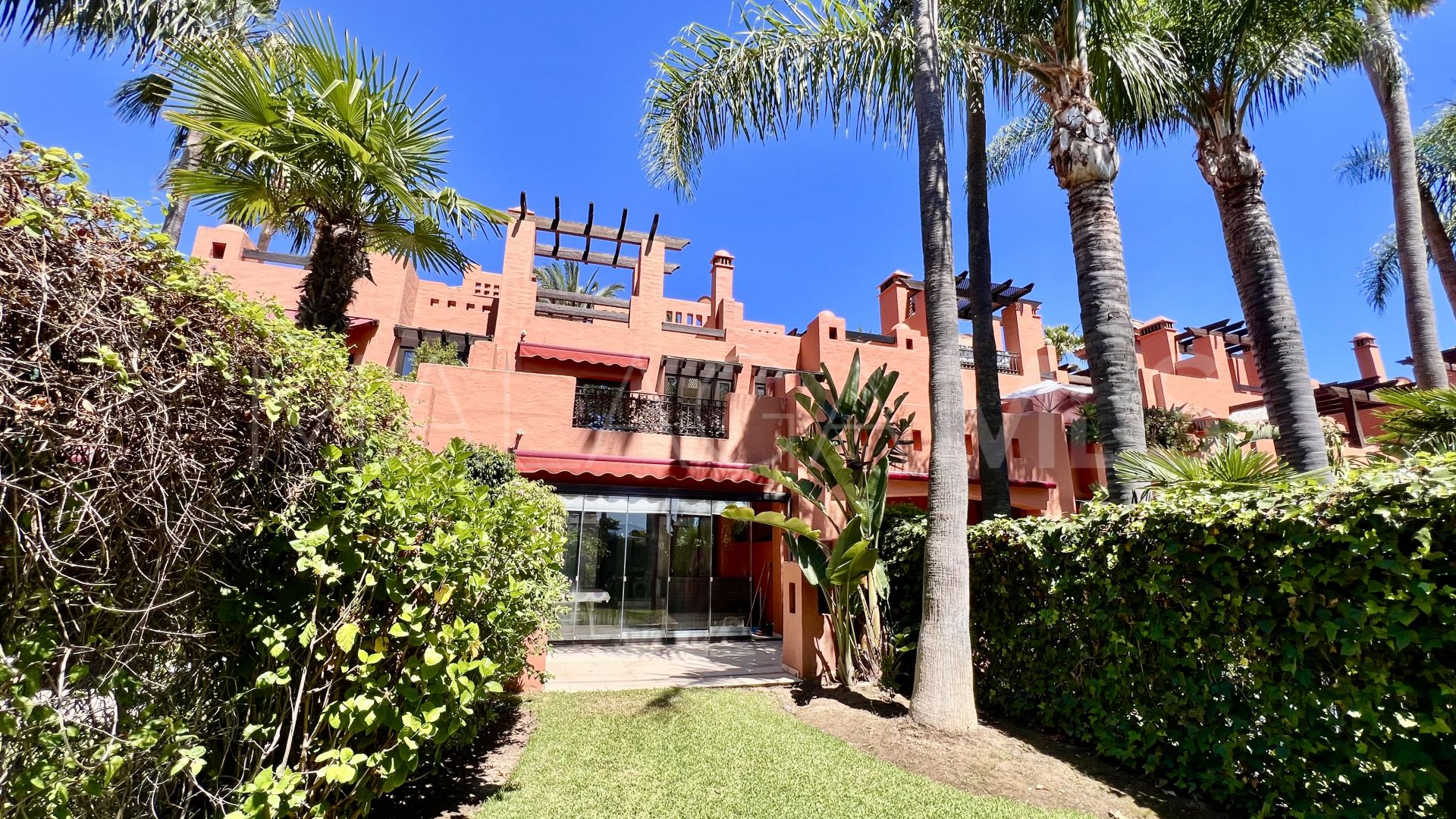 For sale 3 bedrooms town house in Altos de Puente Romano
