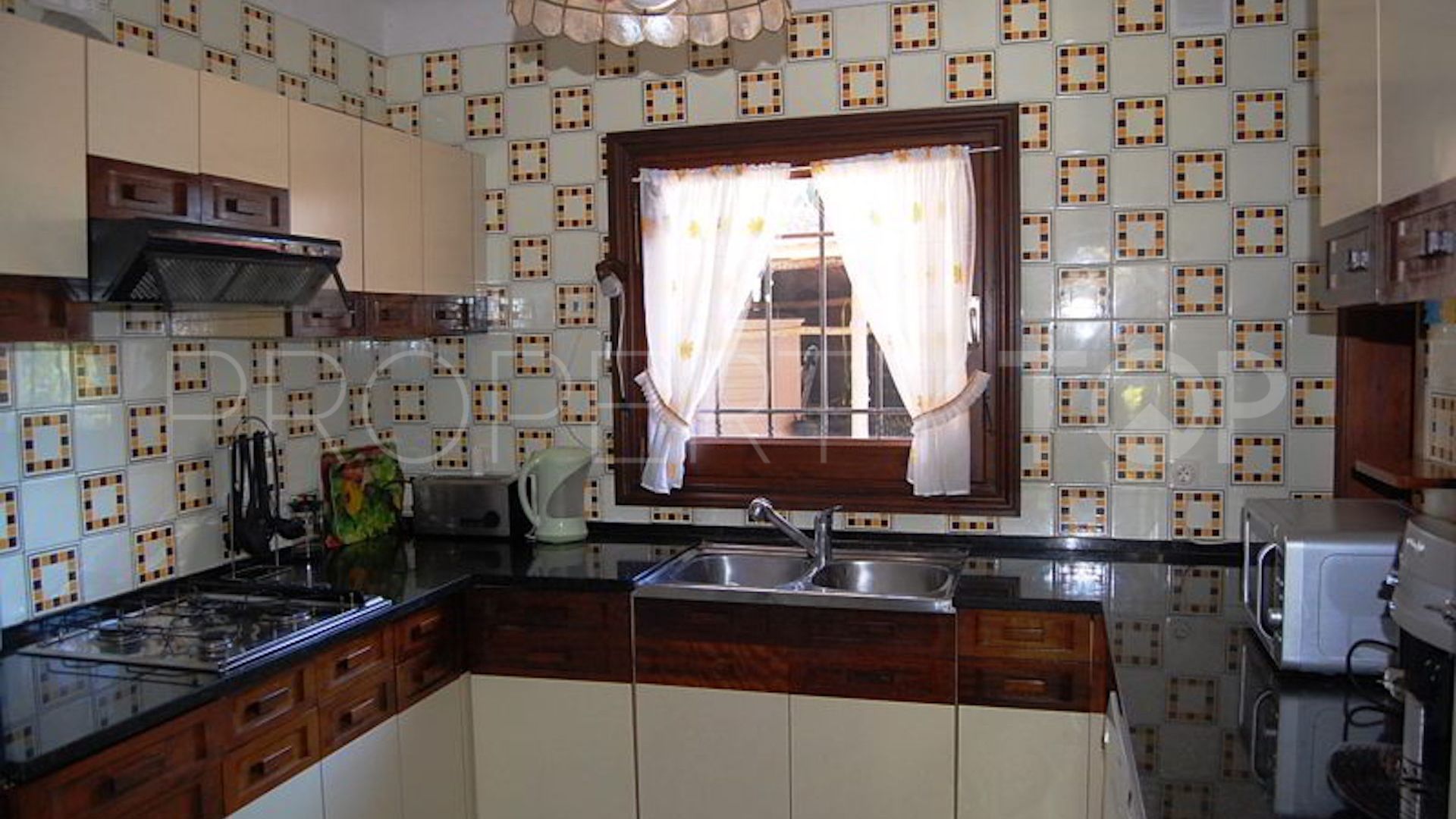 For sale villa with 5 bedrooms in Lloret de Mar