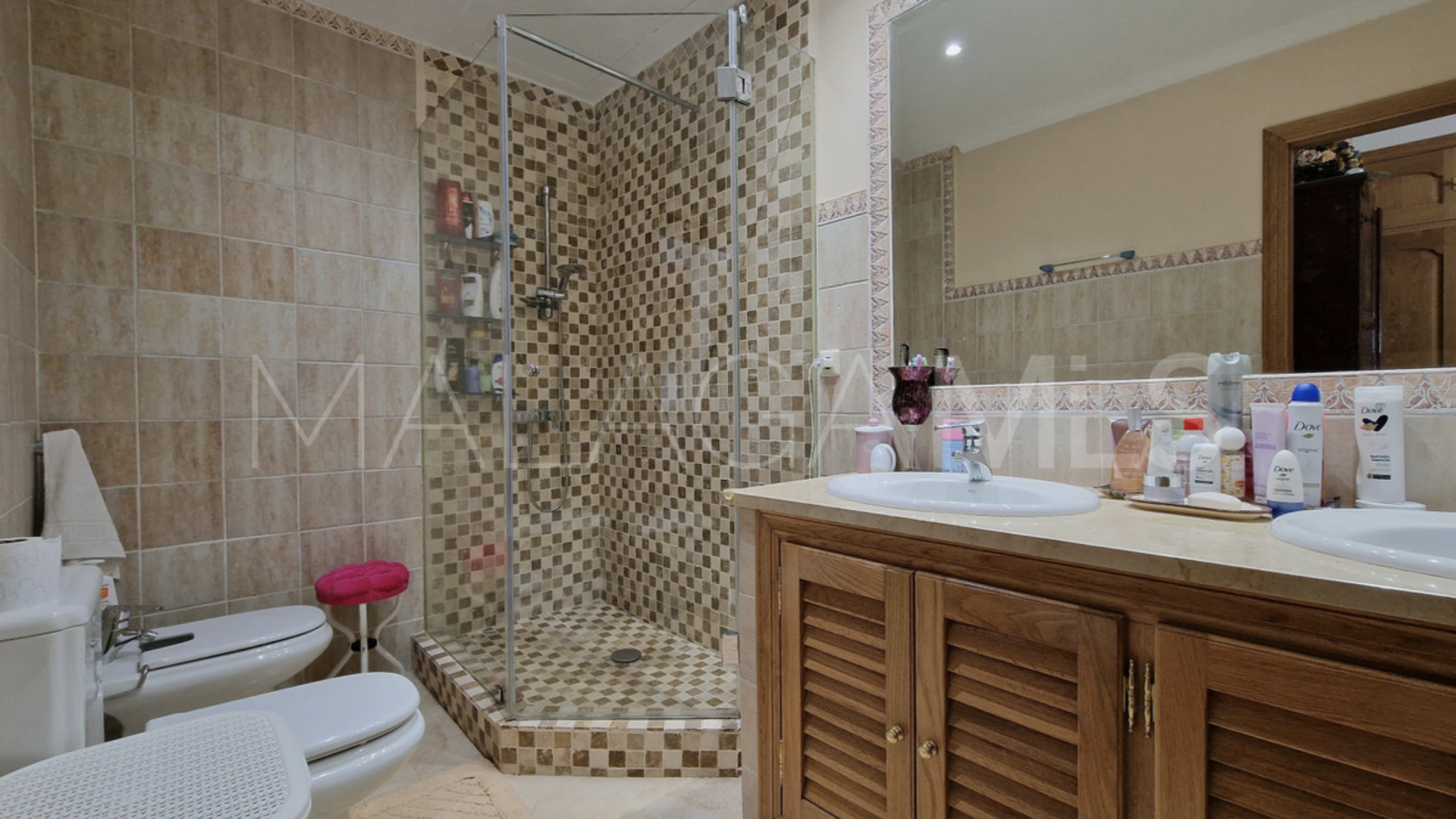 Villa for sale in Guadalmina Baja