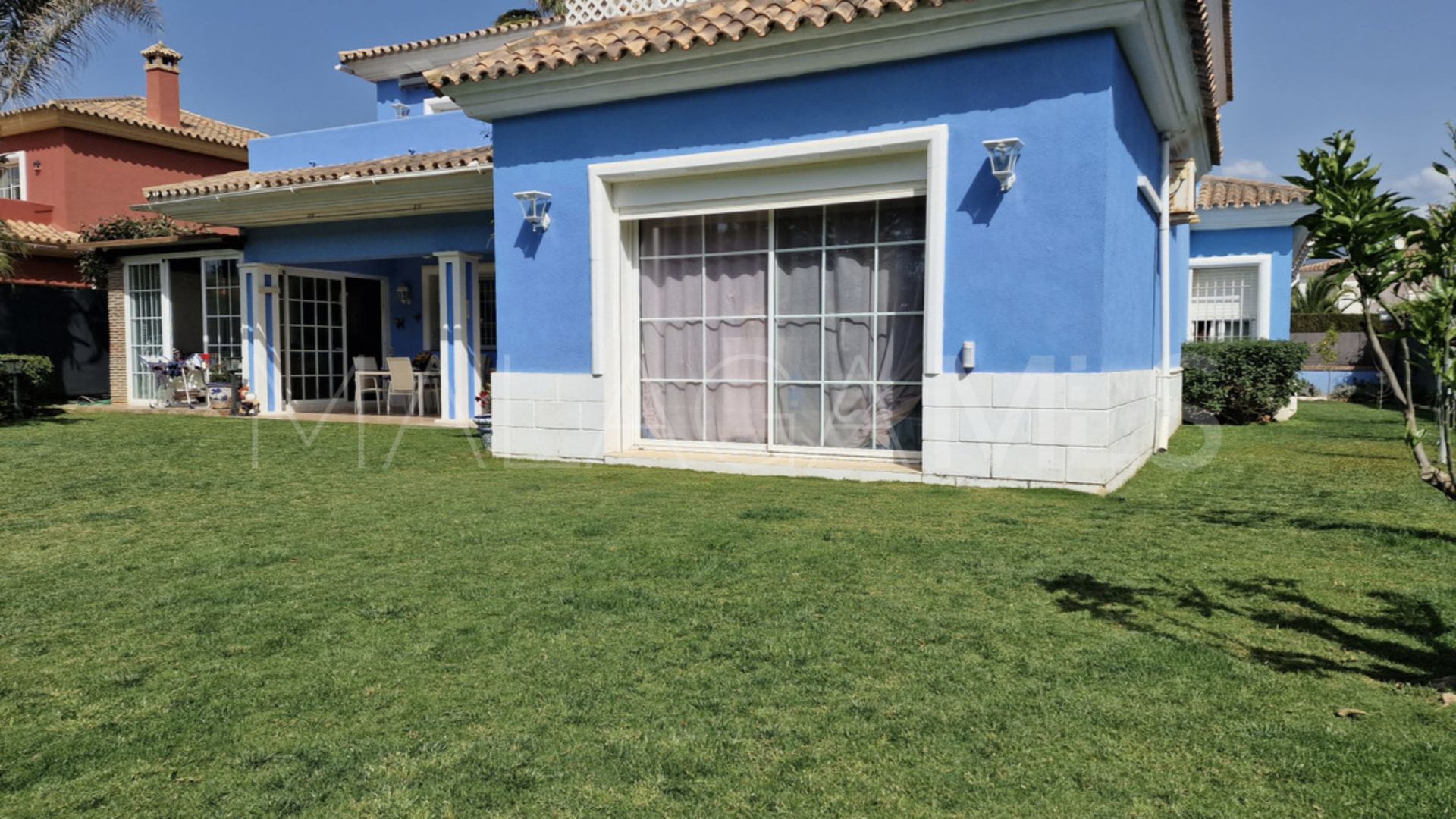 Villa for sale in Guadalmina Baja