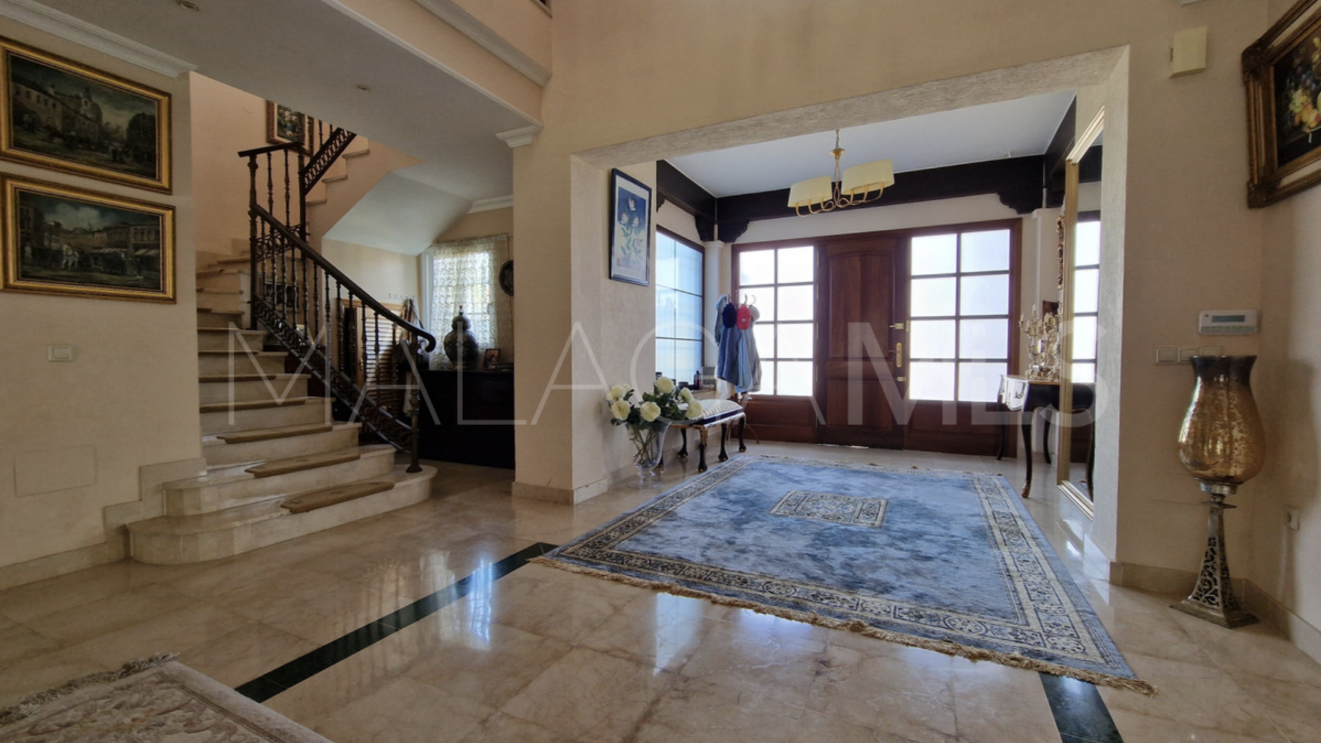 Villa for sale in Guadalmina Baja