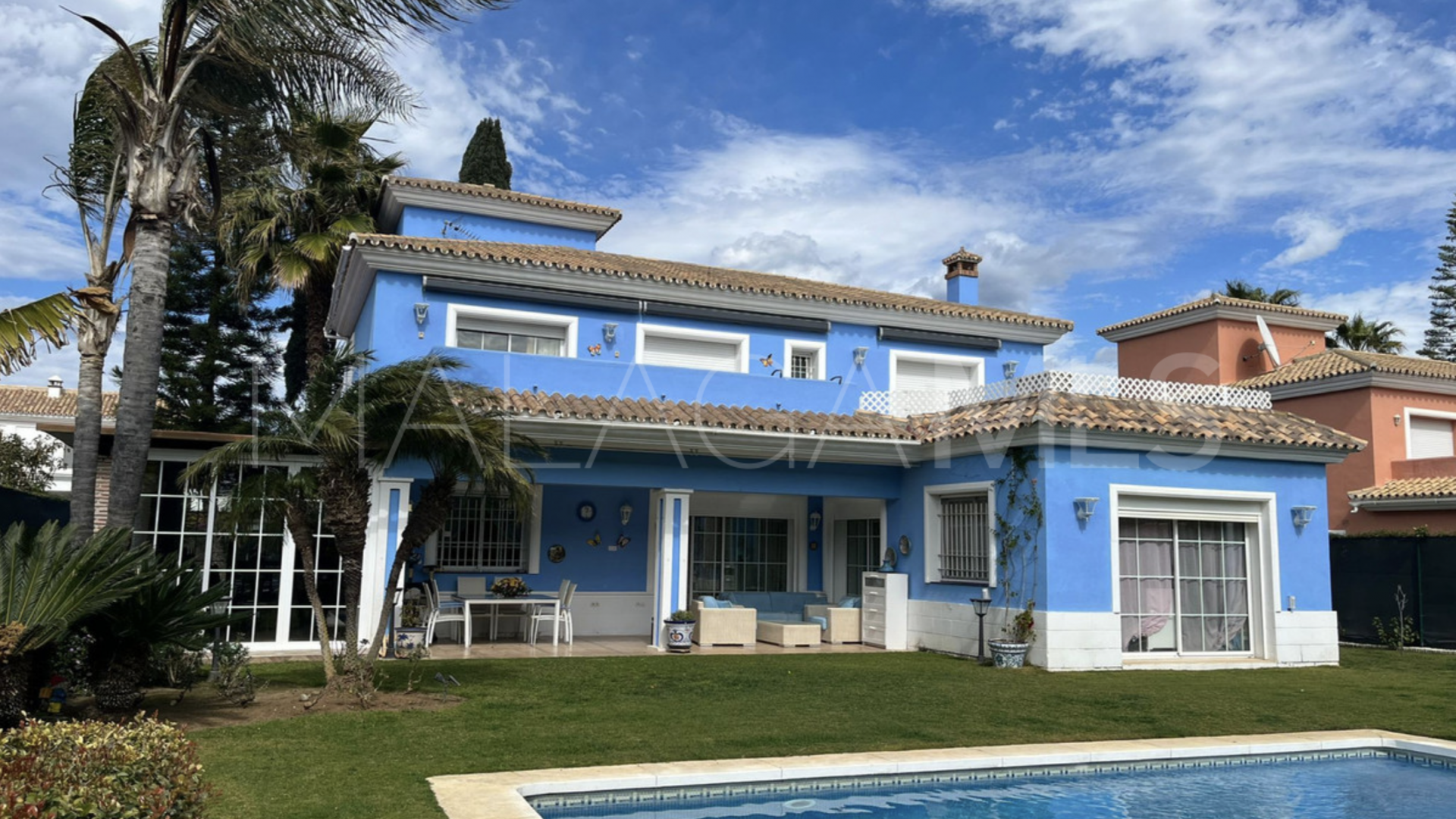 Villa for sale in Guadalmina Baja