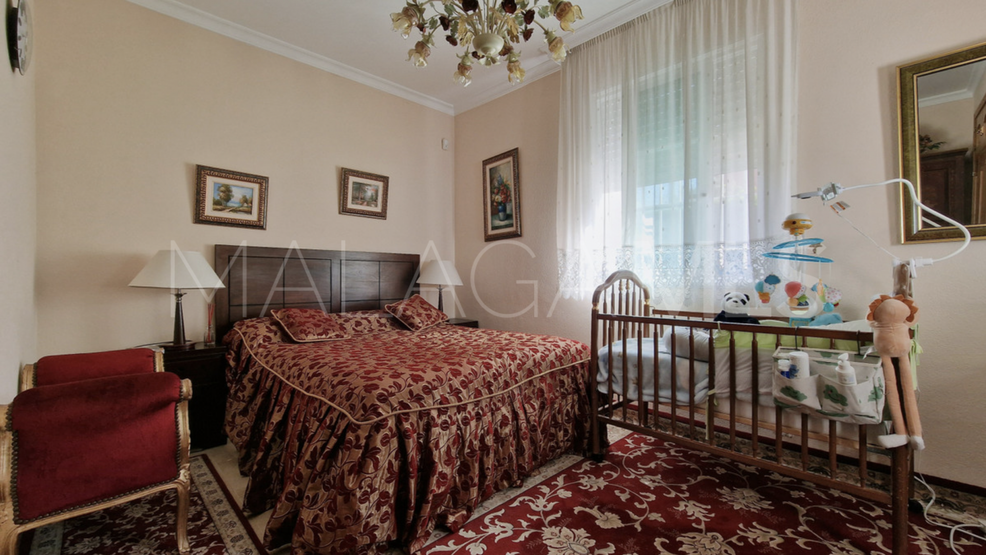 Villa for sale in Guadalmina Baja