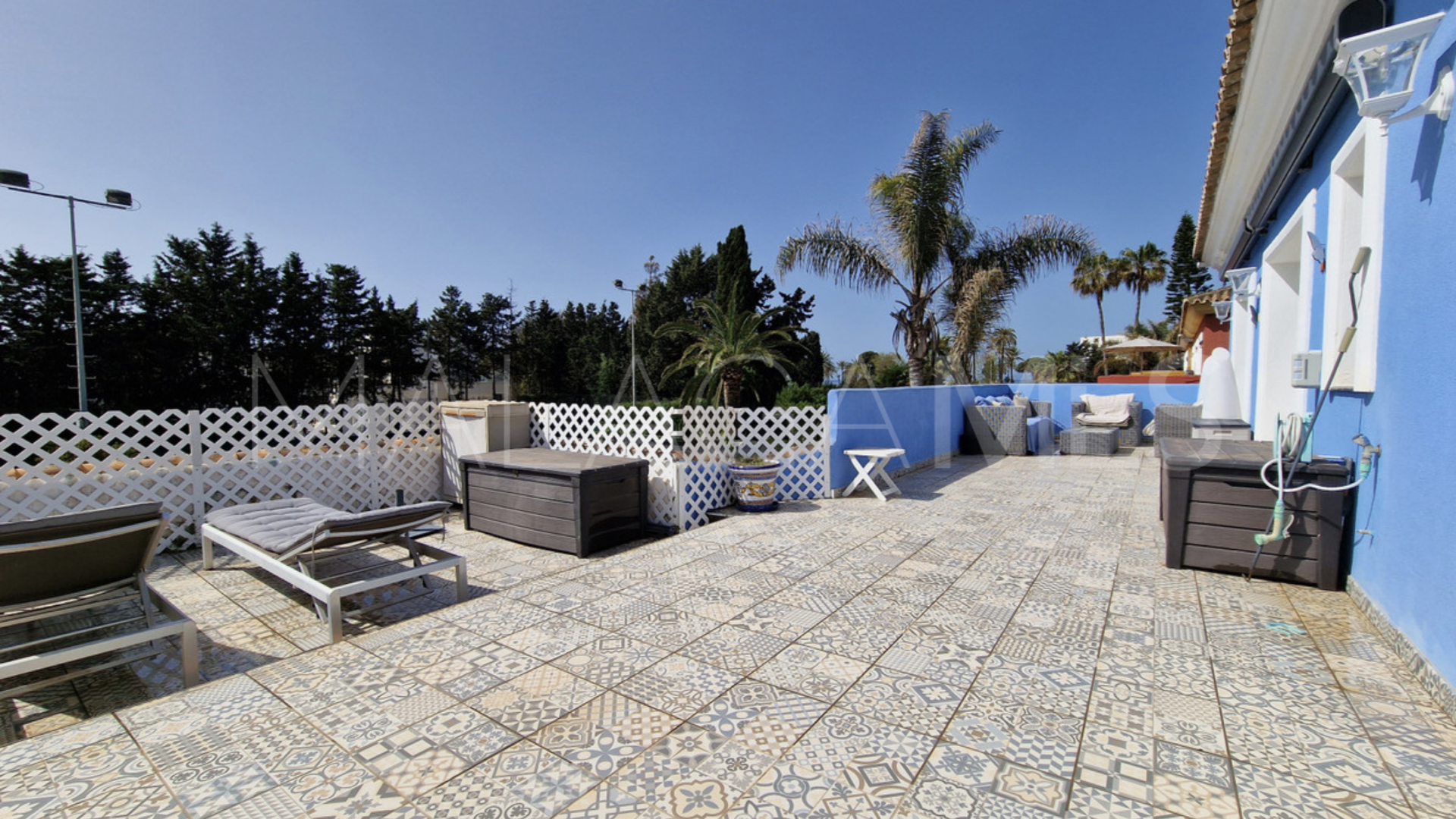 Villa for sale in Guadalmina Baja