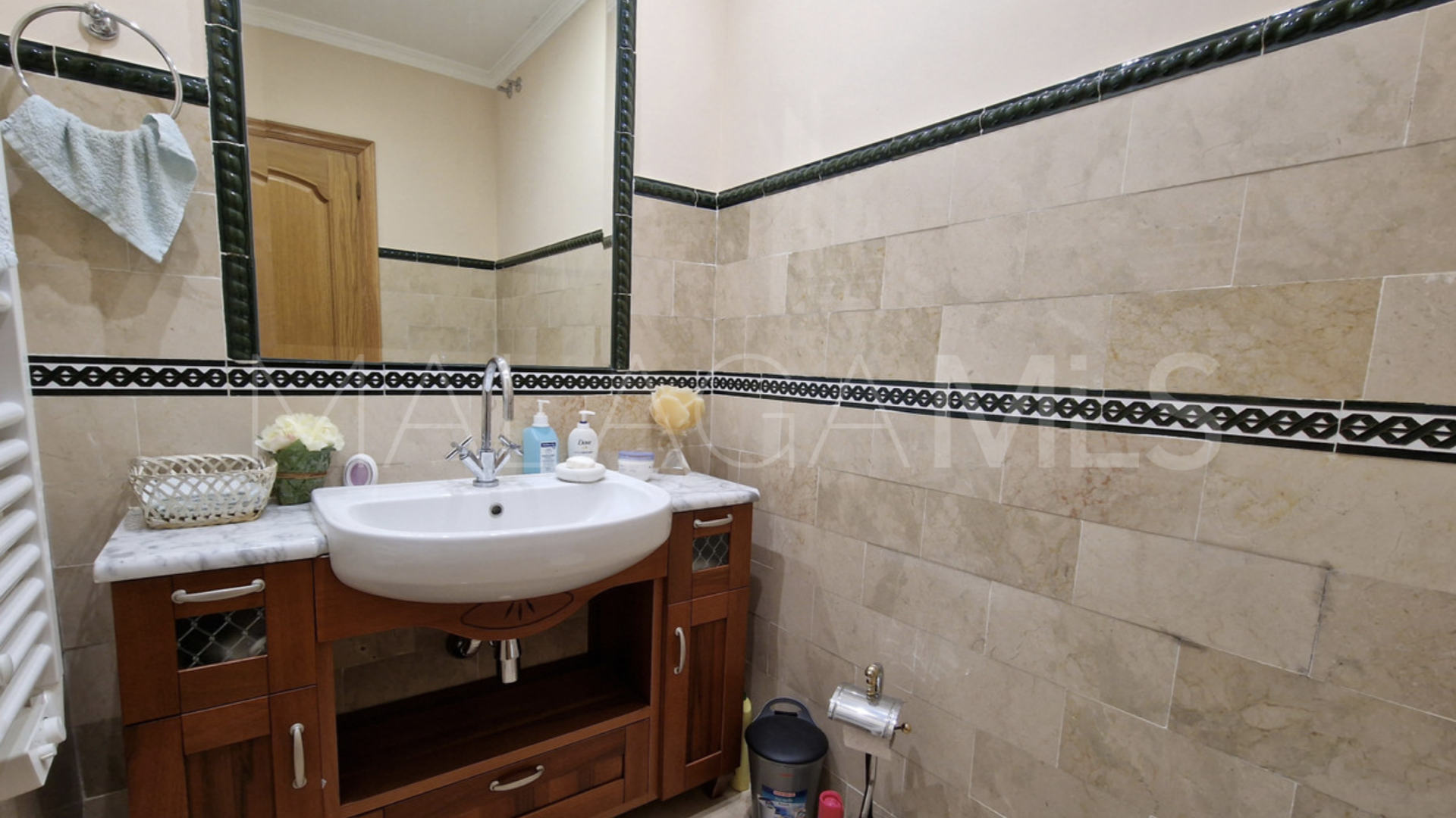 Villa for sale in Guadalmina Baja