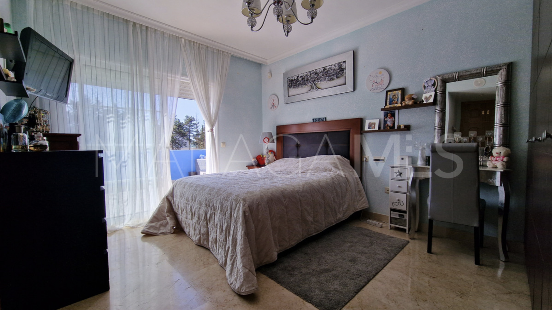 Villa for sale in Guadalmina Baja