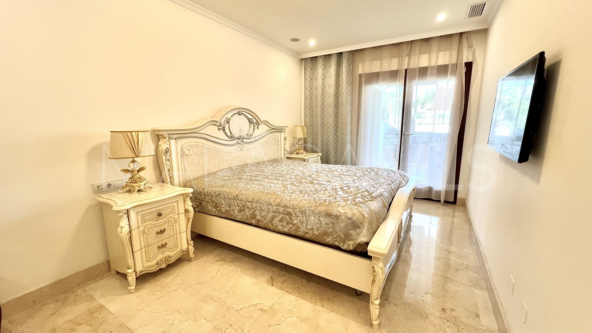Apartment for sale in Lomas del Rey