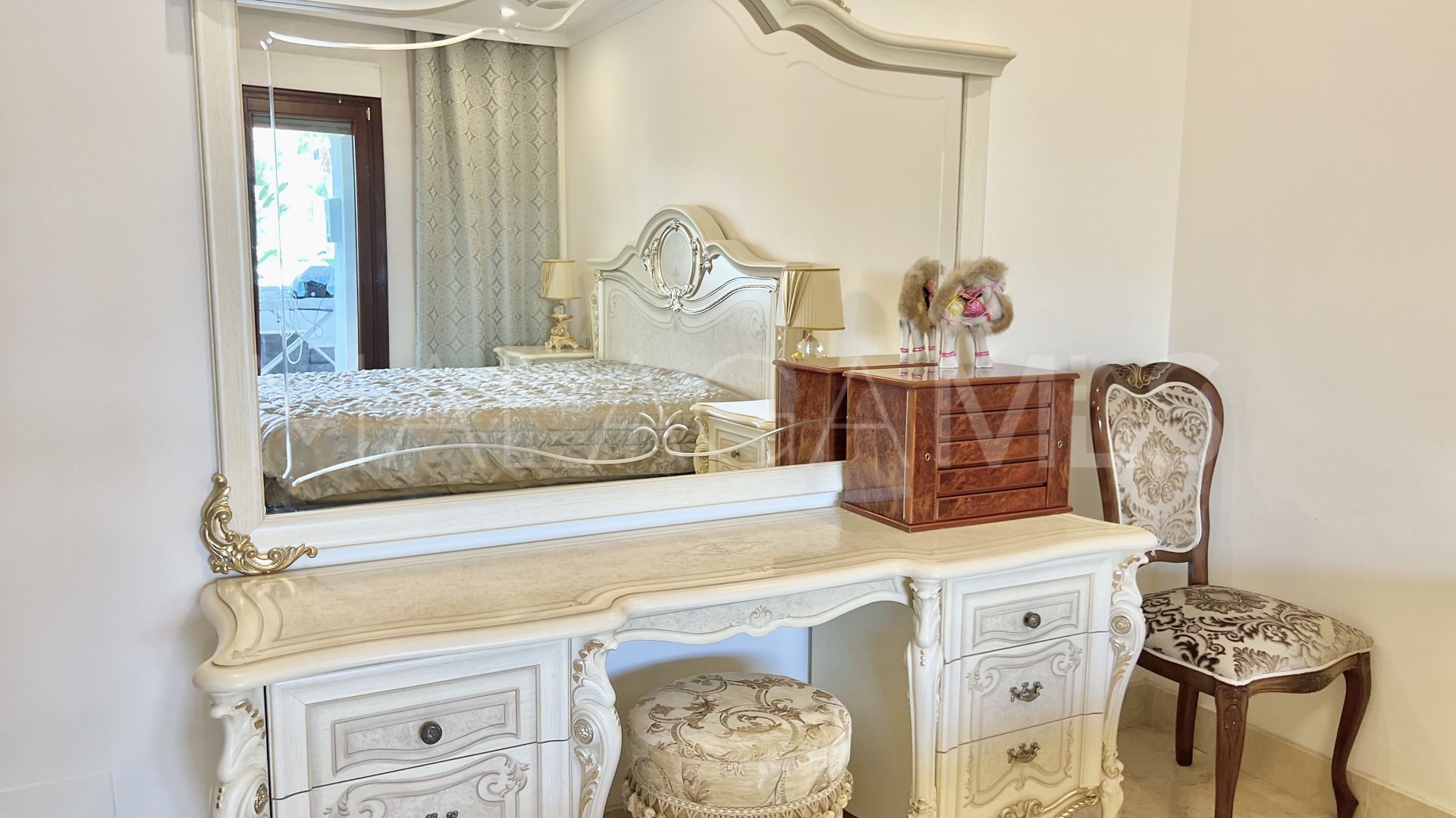 Apartment for sale in Lomas del Rey