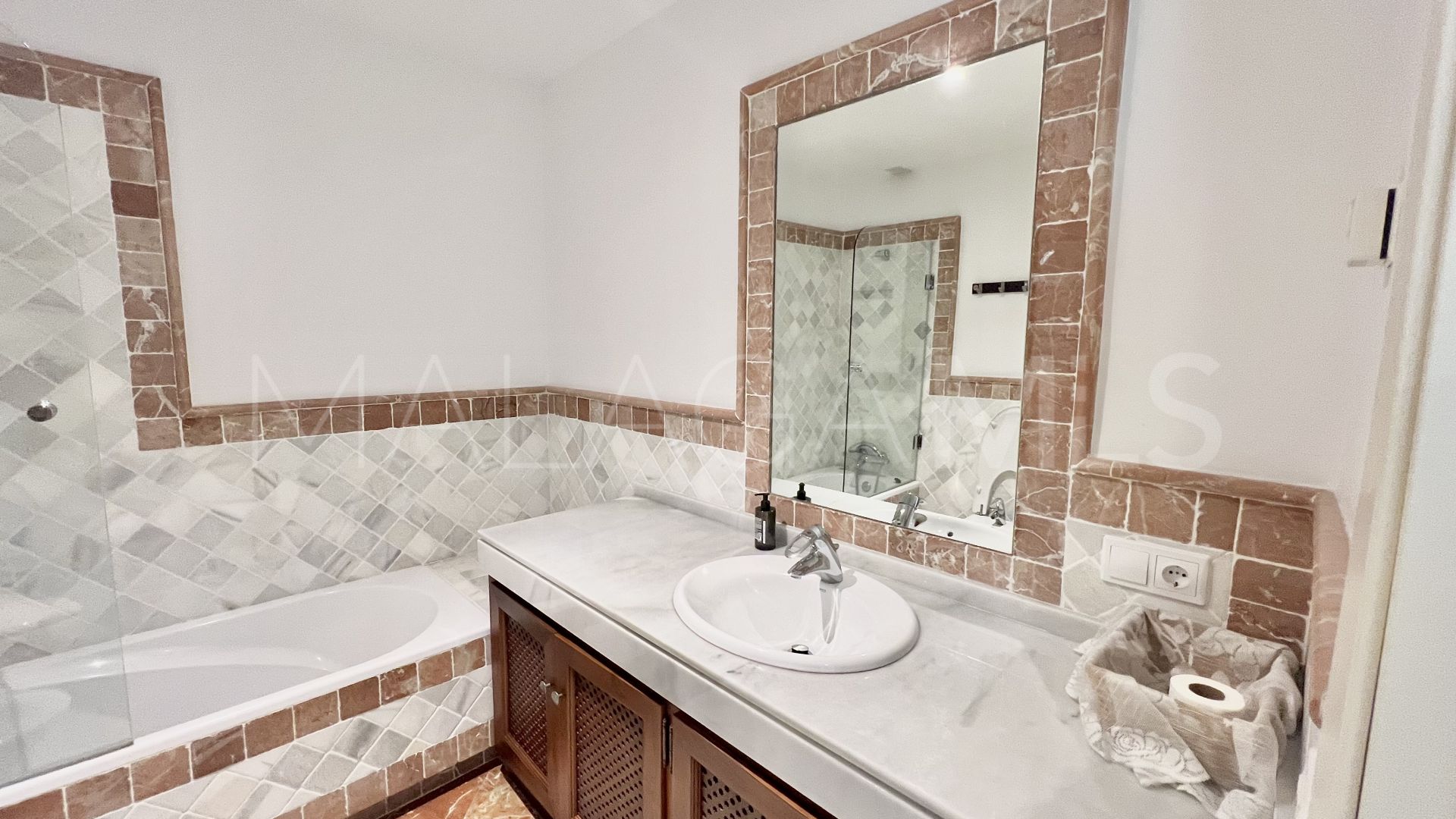 Apartment for sale in Lomas del Rey