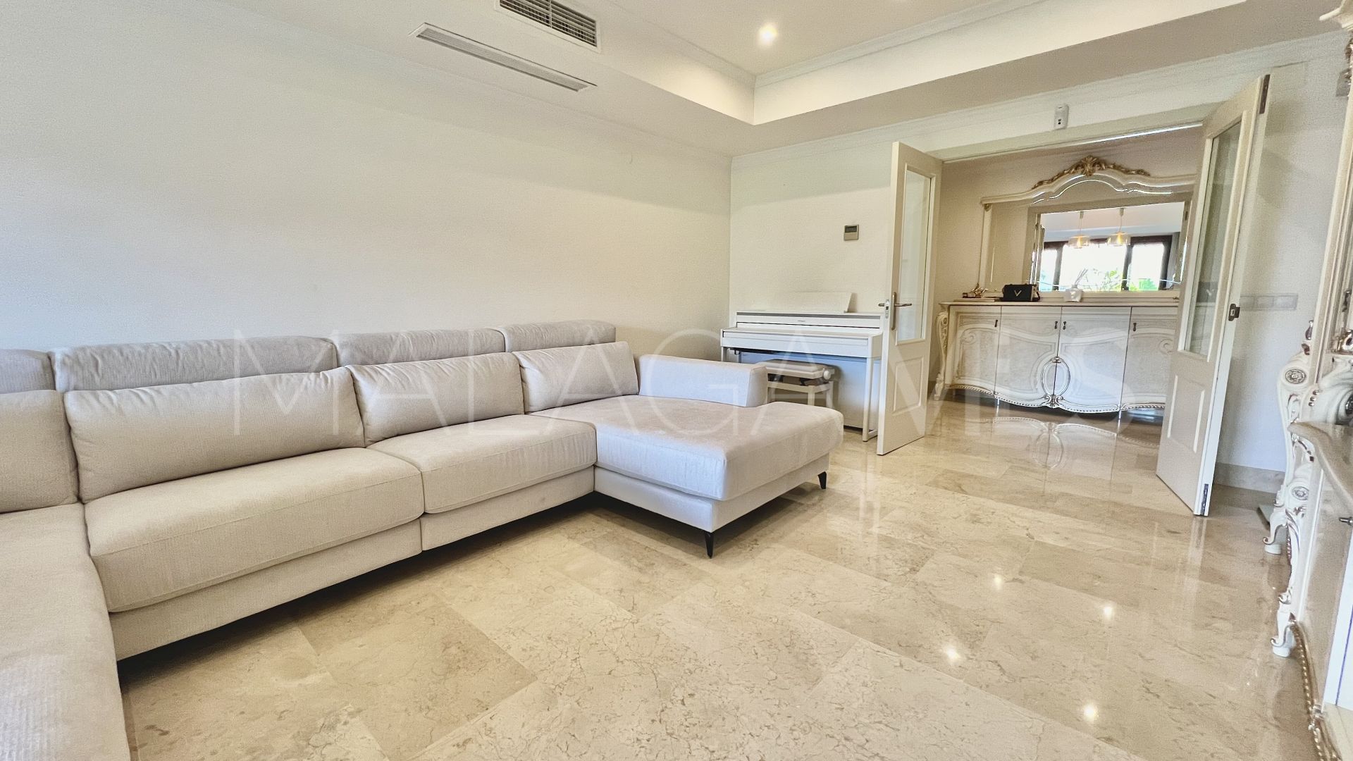 Apartment for sale in Lomas del Rey